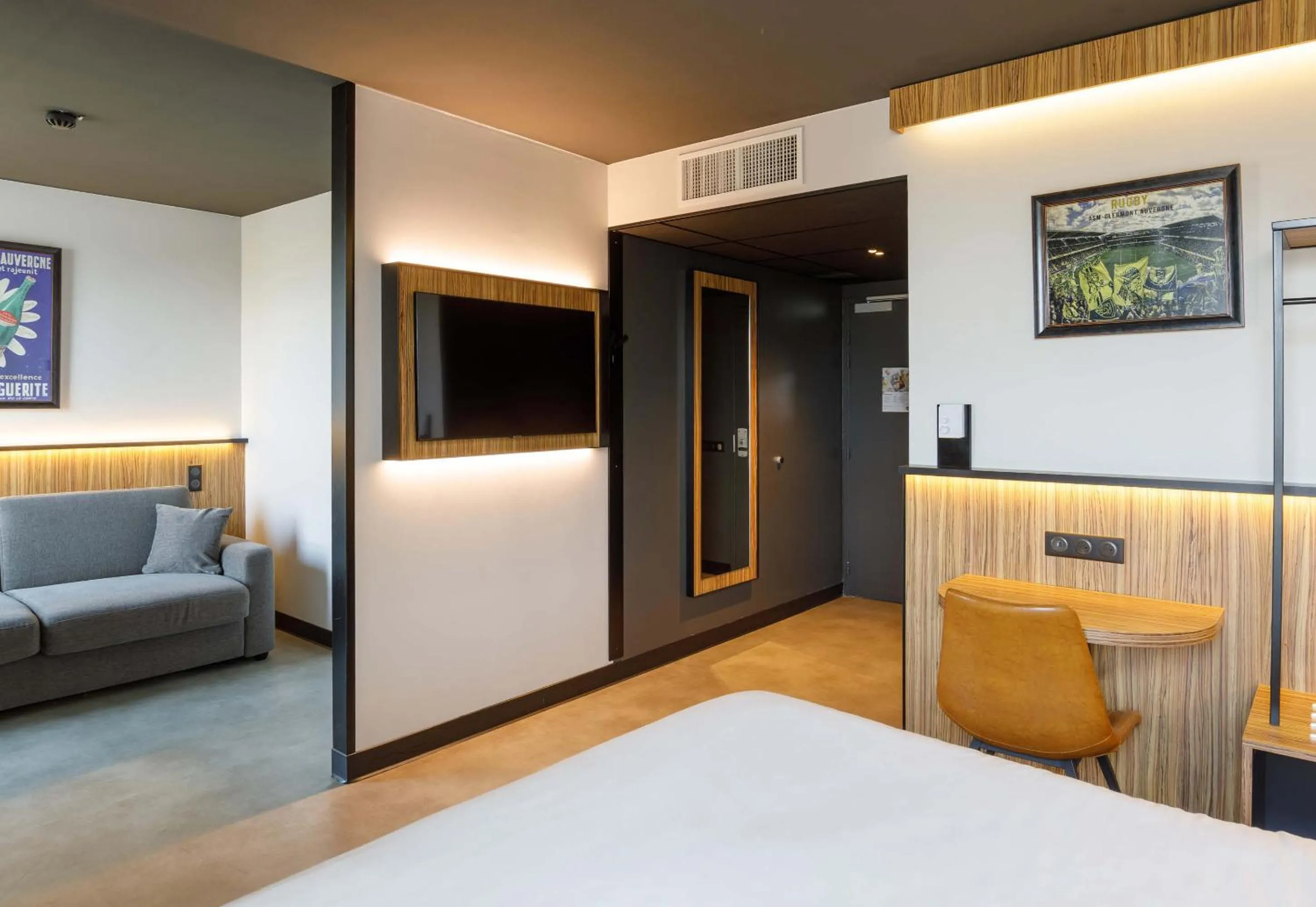 Bedroom, Bed in B&B HOTEL Clermont-Ferrand A71-A75 La Méridienne