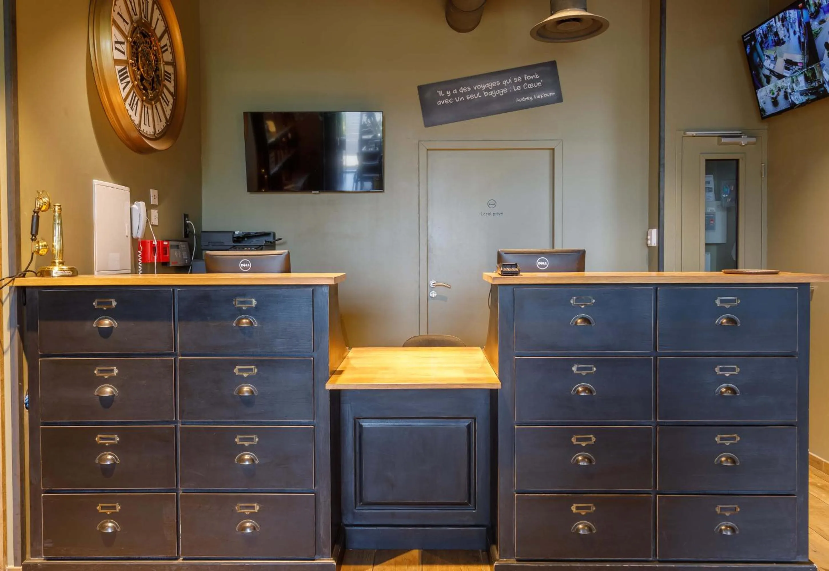 Lobby or reception in B&B HOTEL Clermont-Ferrand A71-A75 La Méridienne