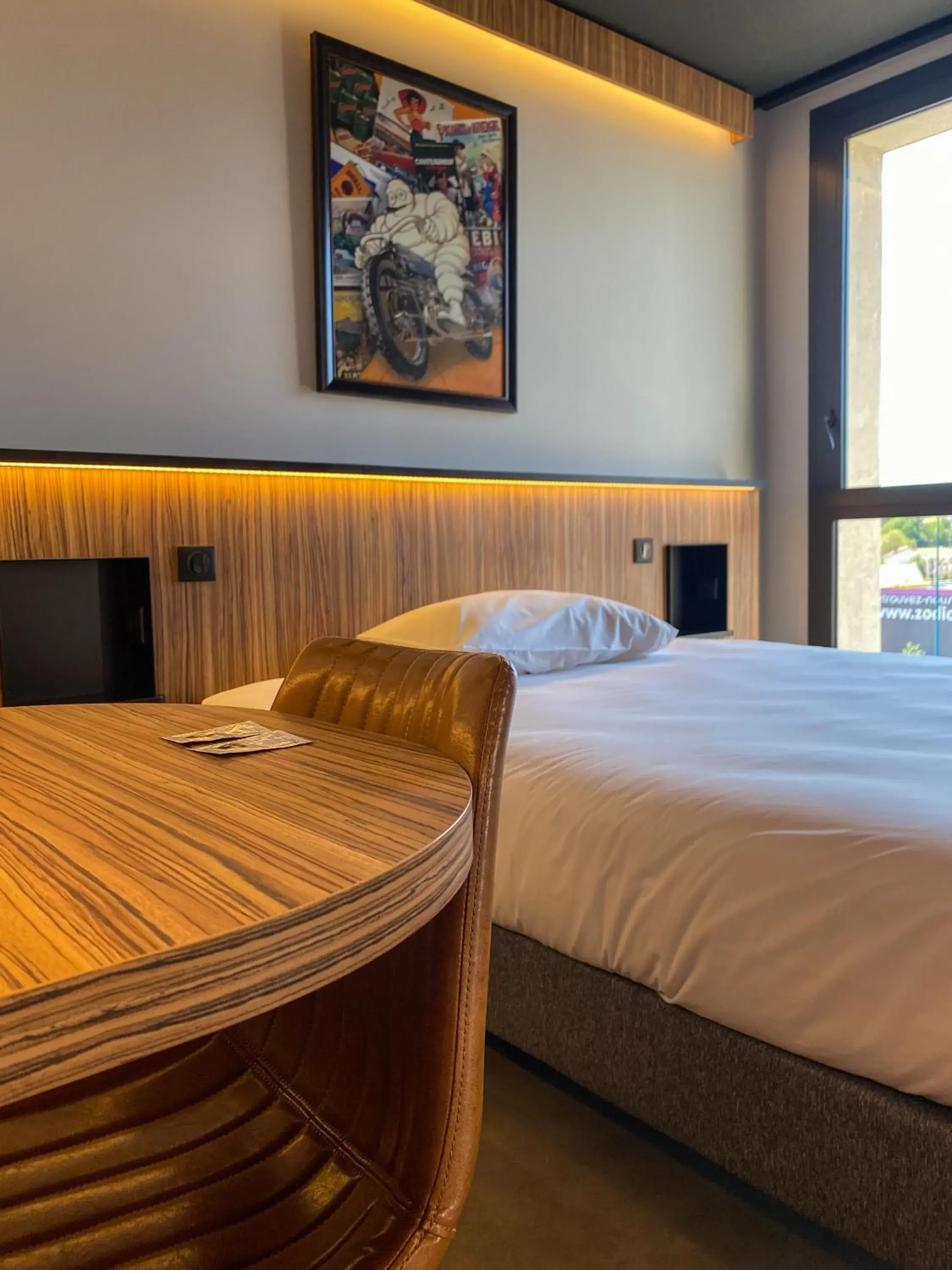 Bedroom, Bed in B&B HOTEL Clermont-Ferrand A71-A75 La Méridienne Bedroom, Bed in B&B HOTEL Clermont-Ferrand A71-A75 La Méridienne