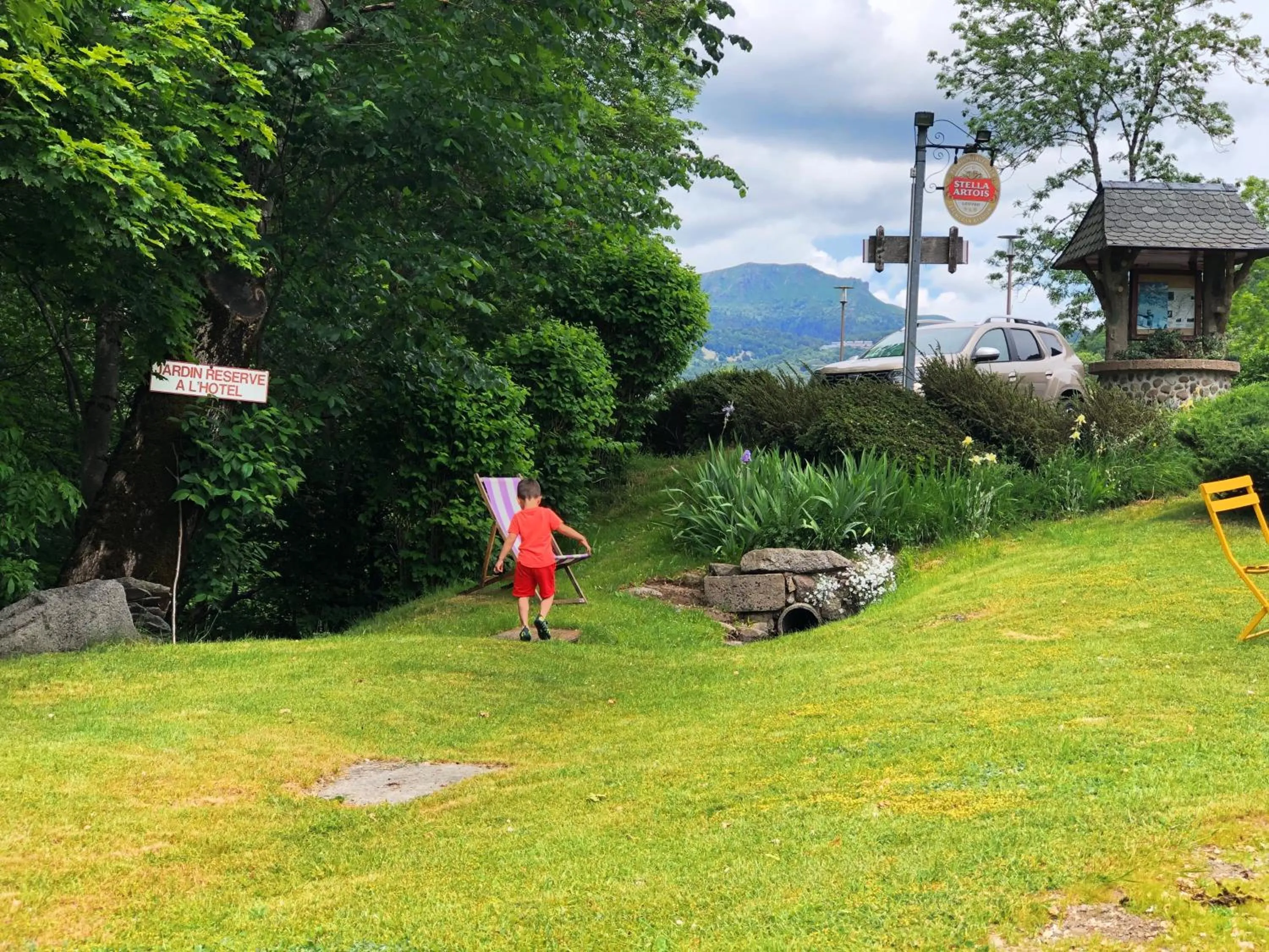 Nearby landmark in L'Escoundillou