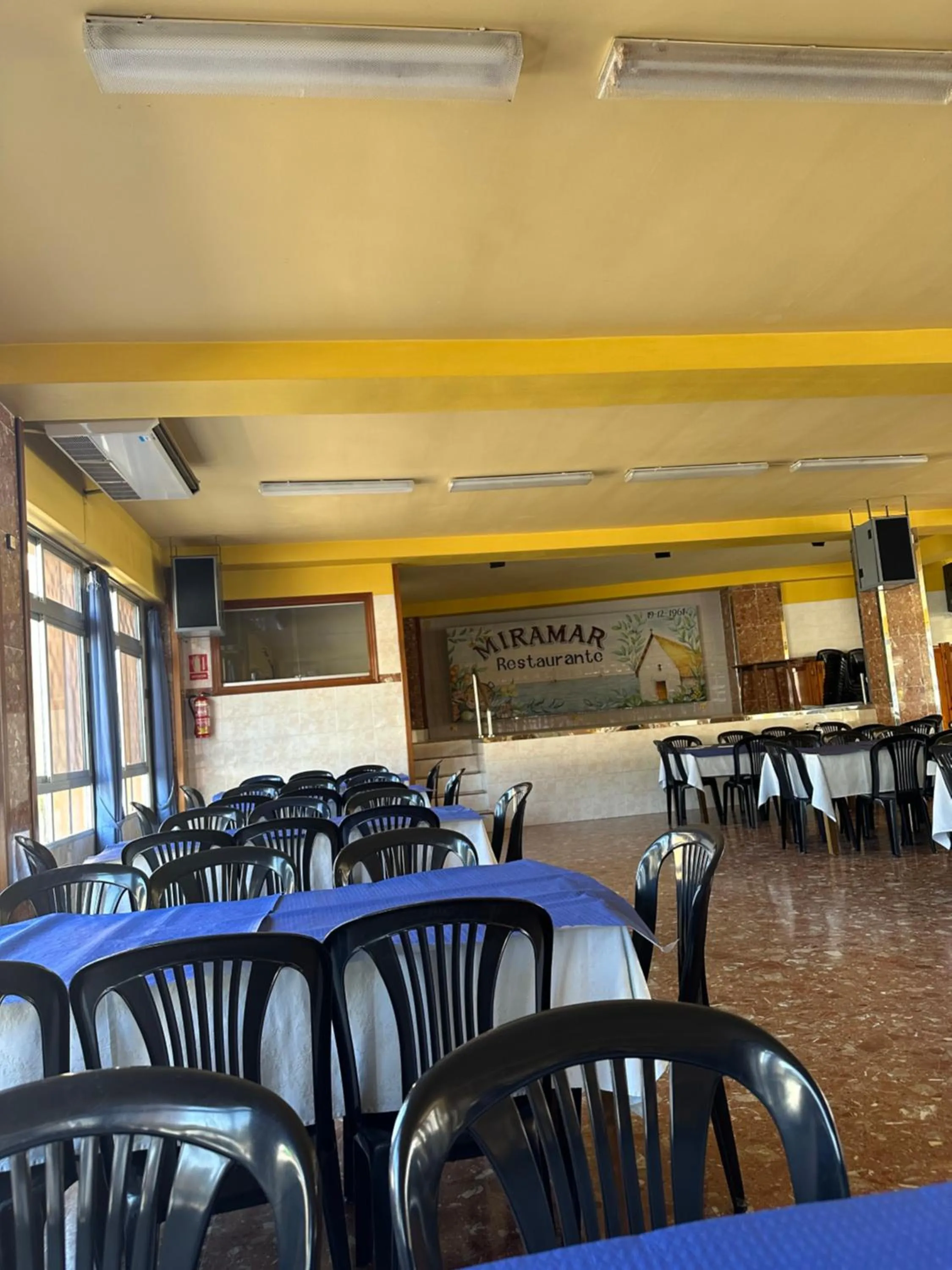Restaurant/places to eat in HOTEL MIRAMAR