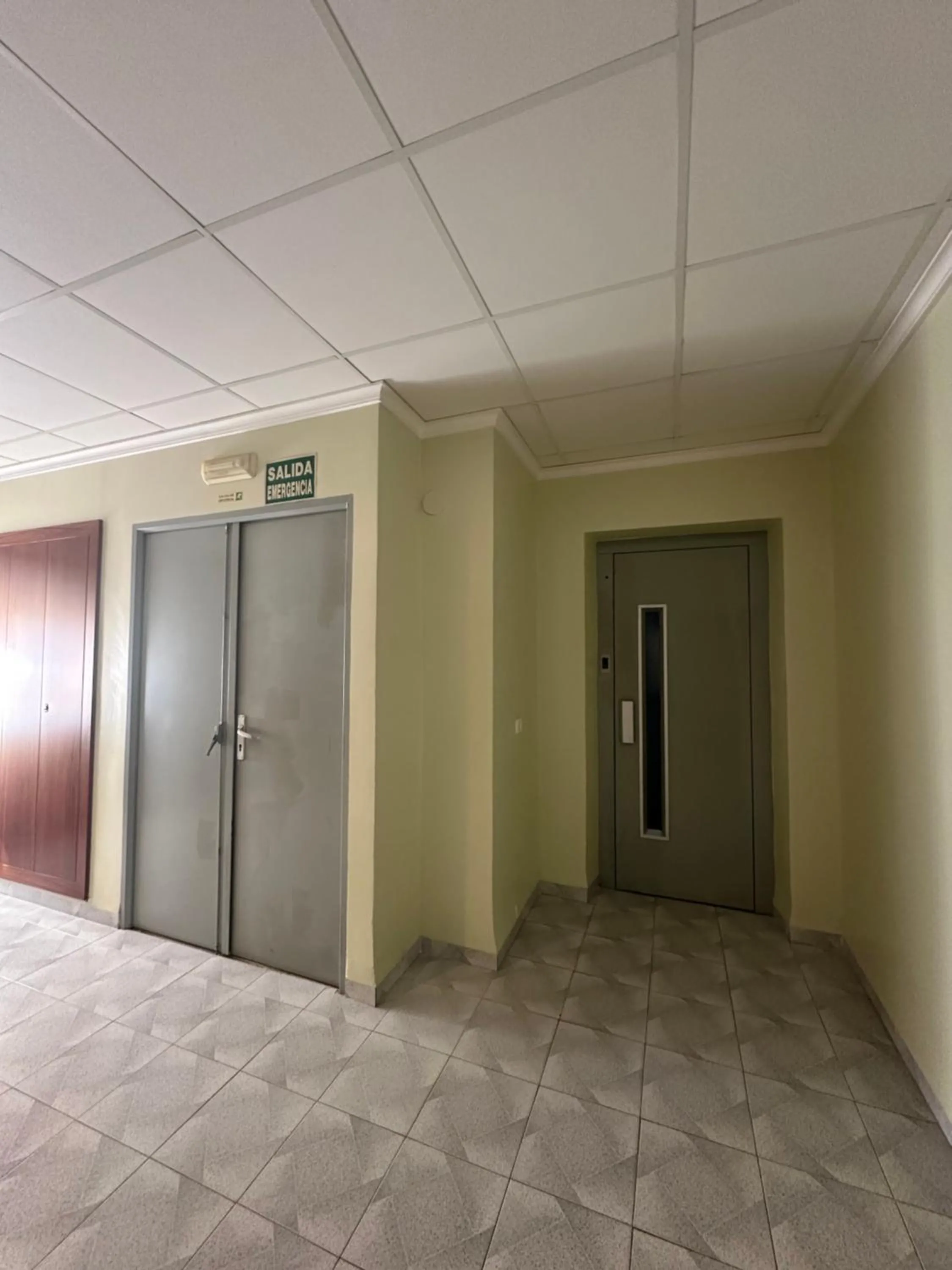 elevator in HOTEL MIRAMAR