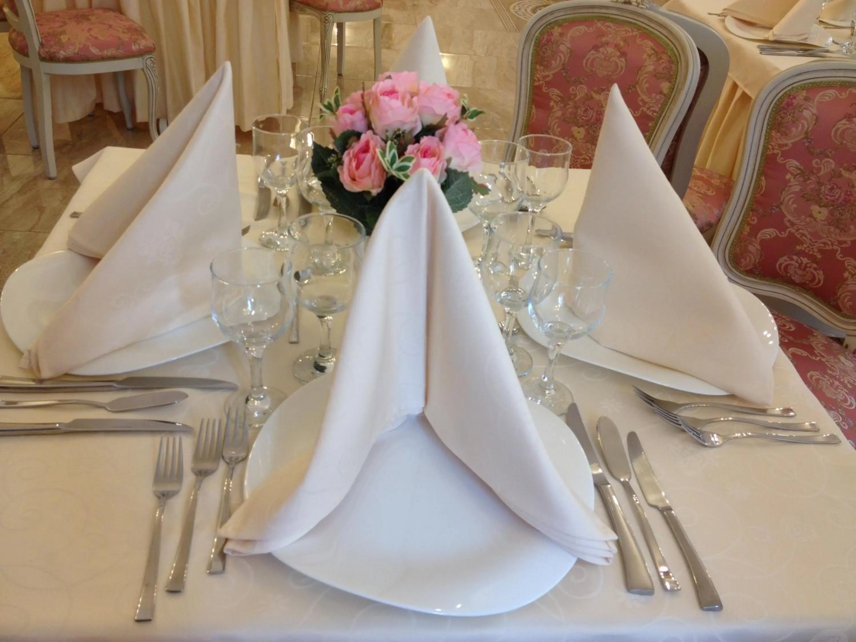 Restaurant/places to eat in Conac Bavaria