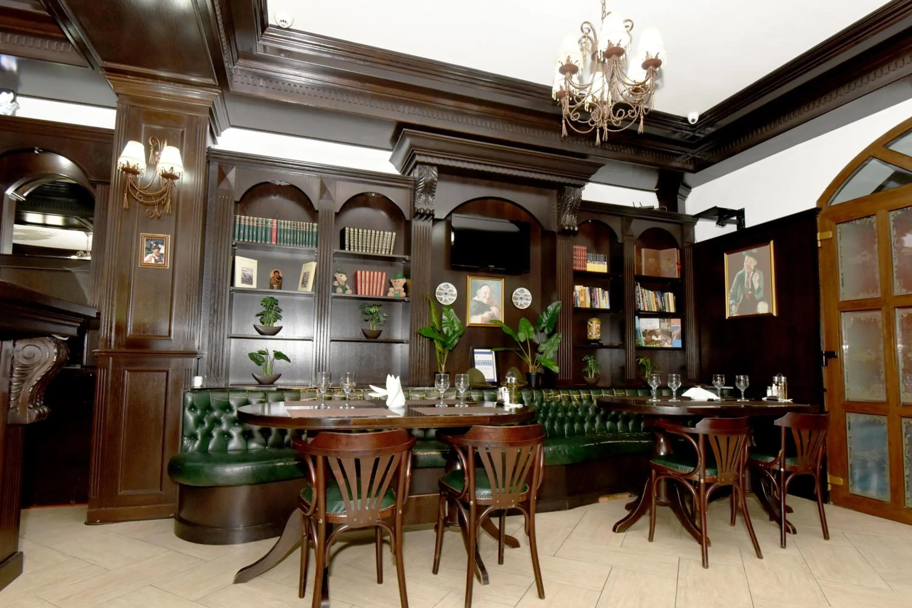 Restaurant/places to eat in Conac Bavaria