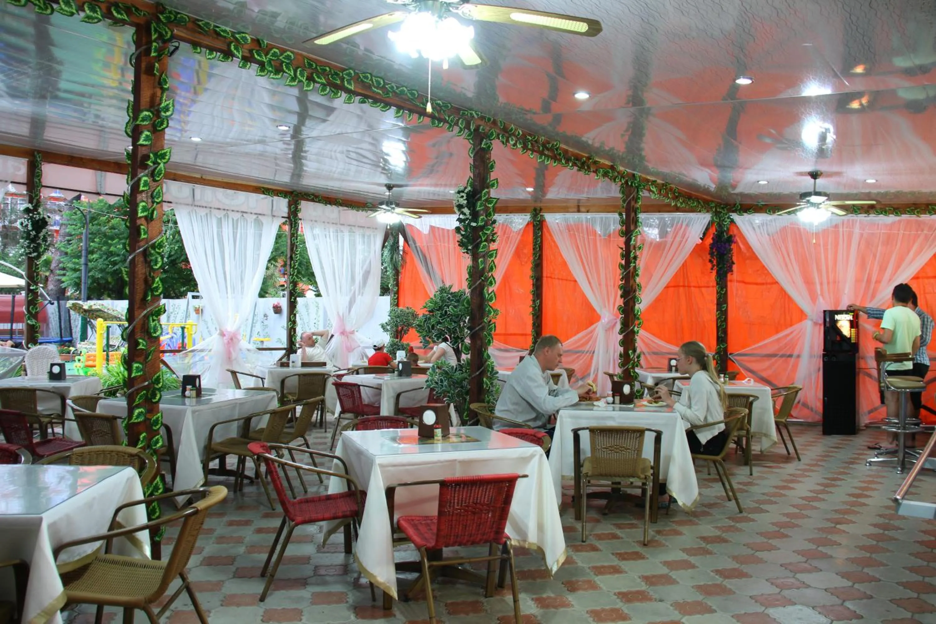 Restaurant/places to eat in Hotel Exotica