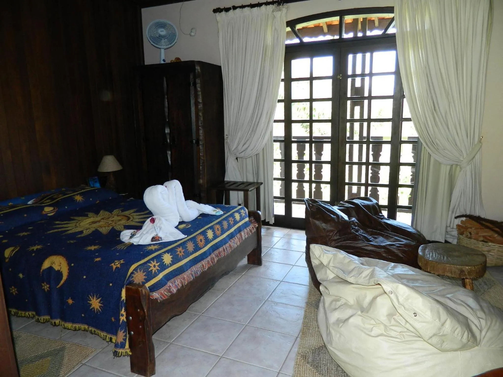 Day, Bed in Pousada Lua e Sol