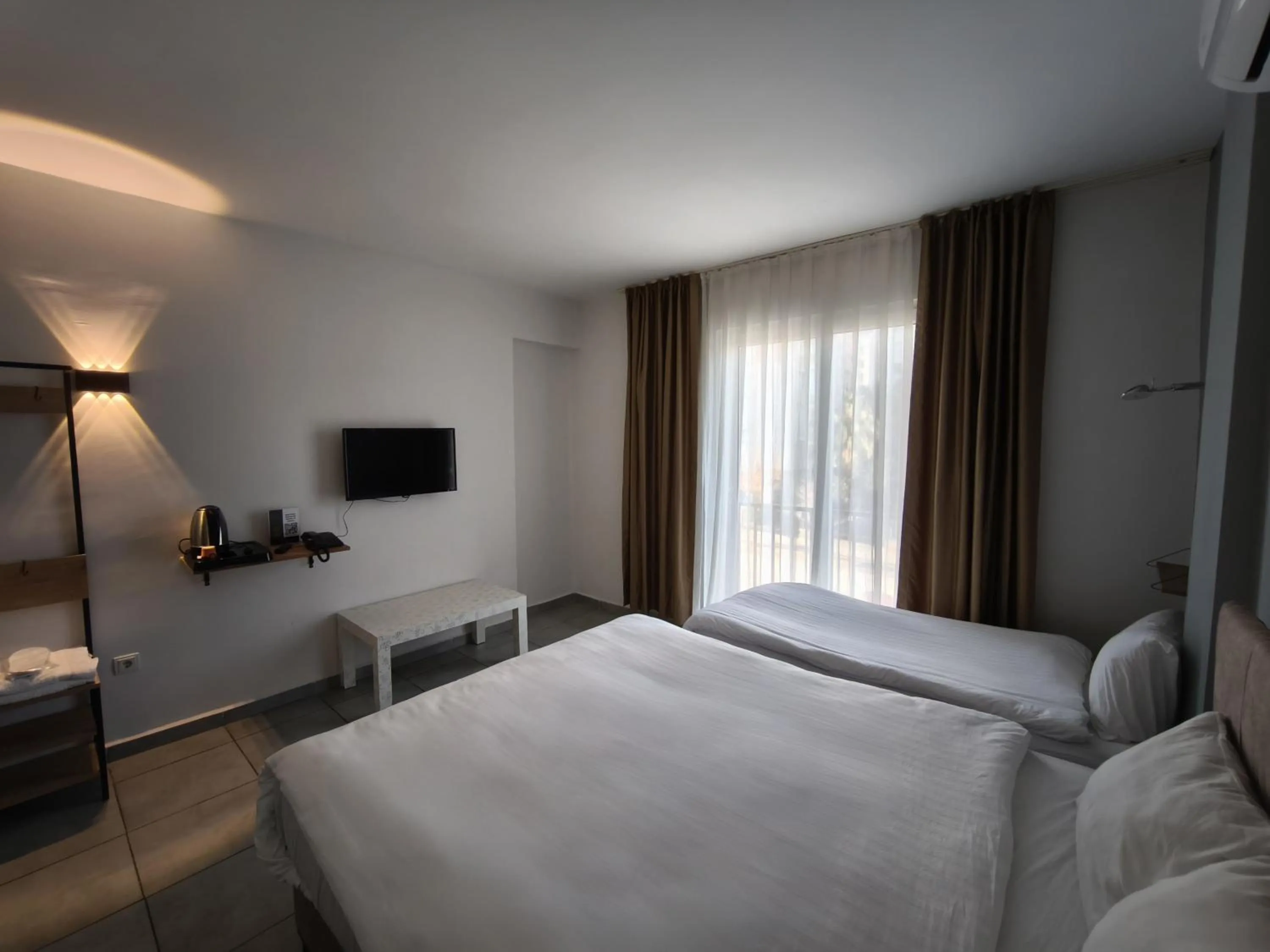 Photo of the whole room, Bed in Babil Hotel