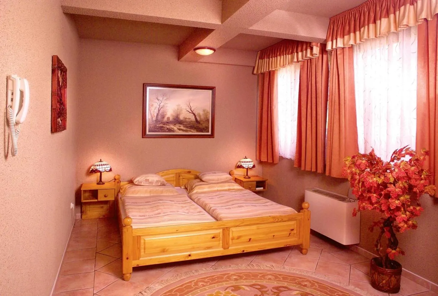 Superior Quadruple Room - single occupancy in Fehér Hattyú Panzió