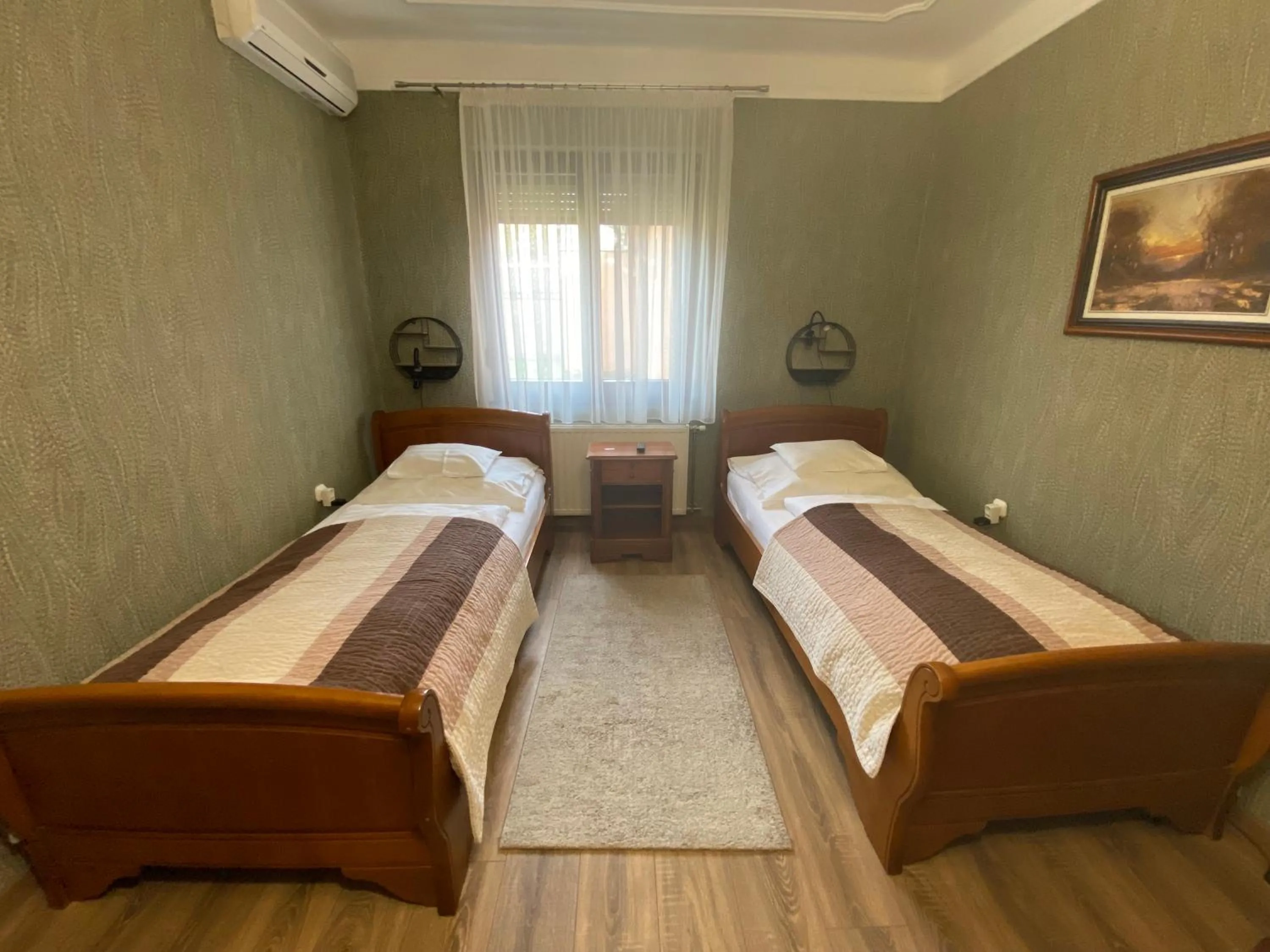 One-Bedroom Apartment - single occupancy in Fehér Hattyú Panzió