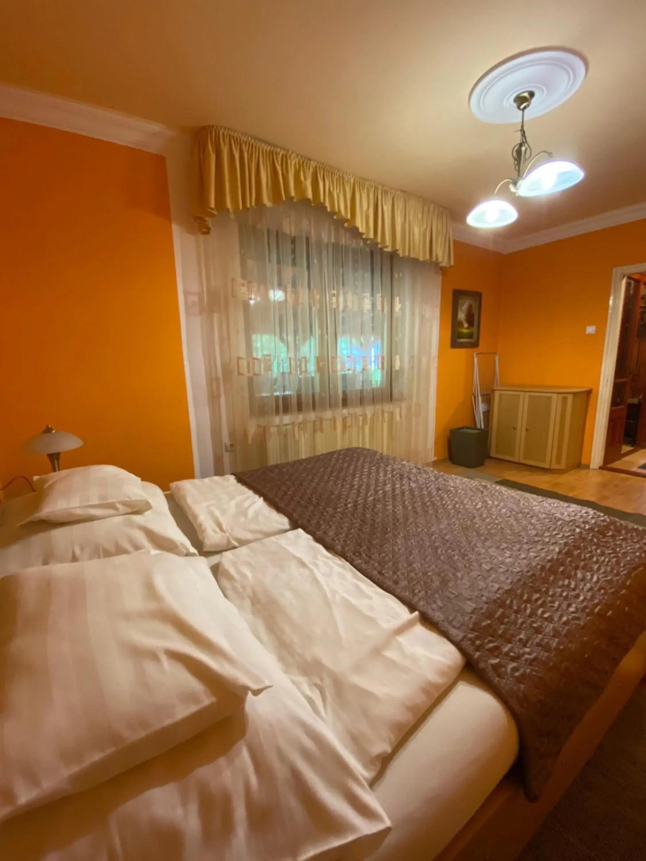Two-Bedroom Apartment in Fehér Hattyú Panzió Two-Bedroom Apartment in Fehér Hattyú Panzió
