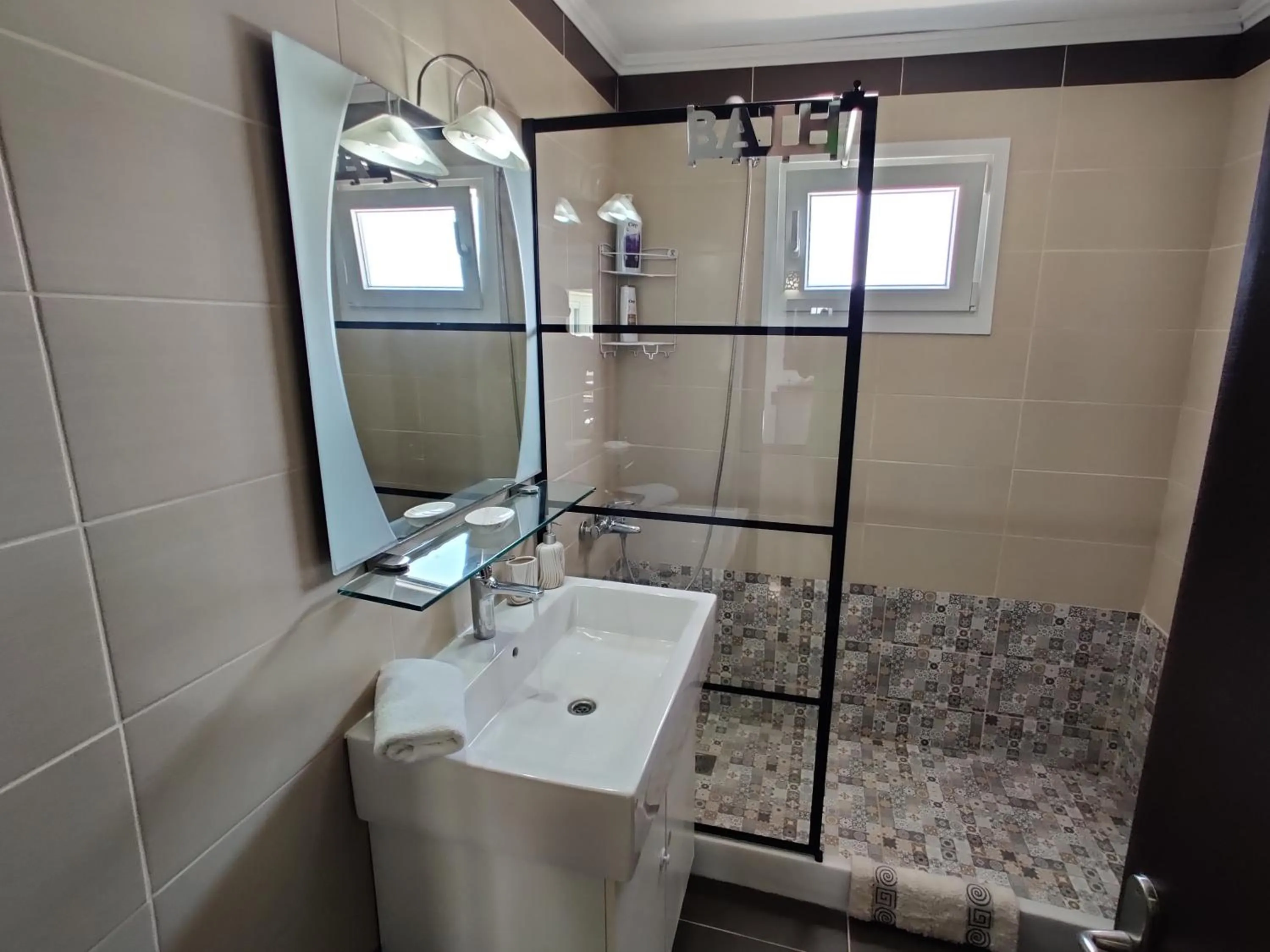 Shower in Victoria's Suites Corfu