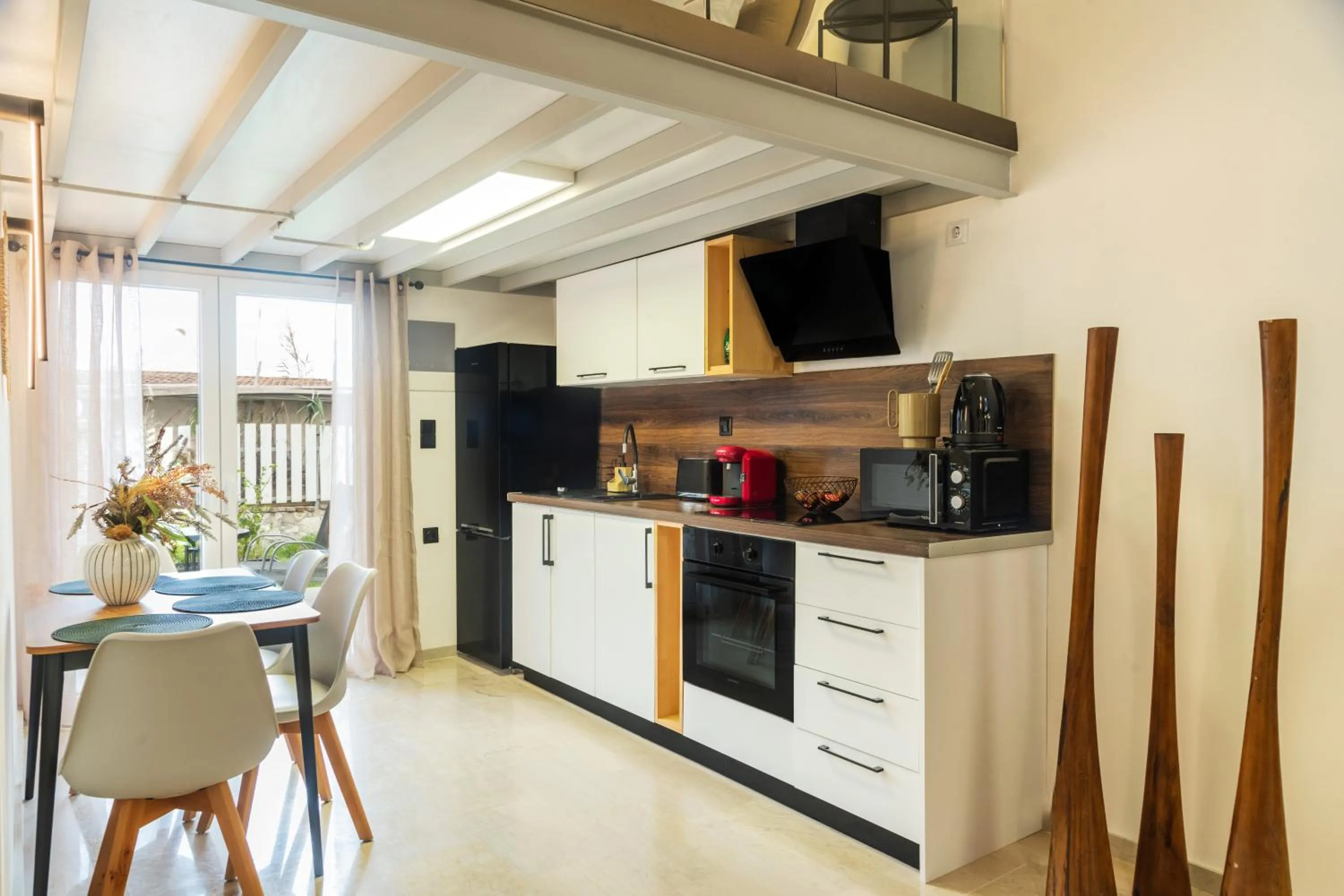 Kitchen or kitchenette in Victoria's Suites Corfu