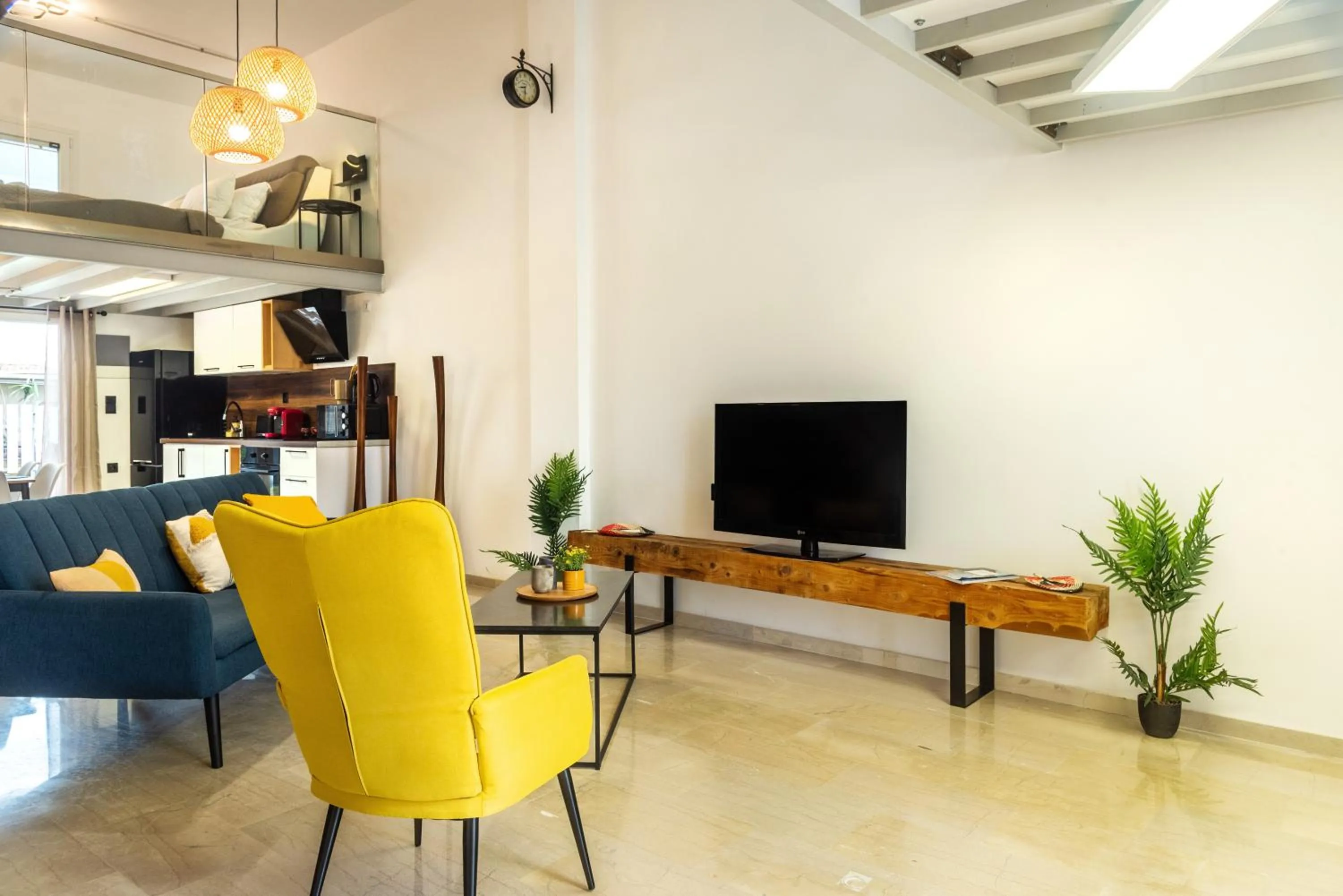 TV and multimedia in Victoria's Suites Corfu