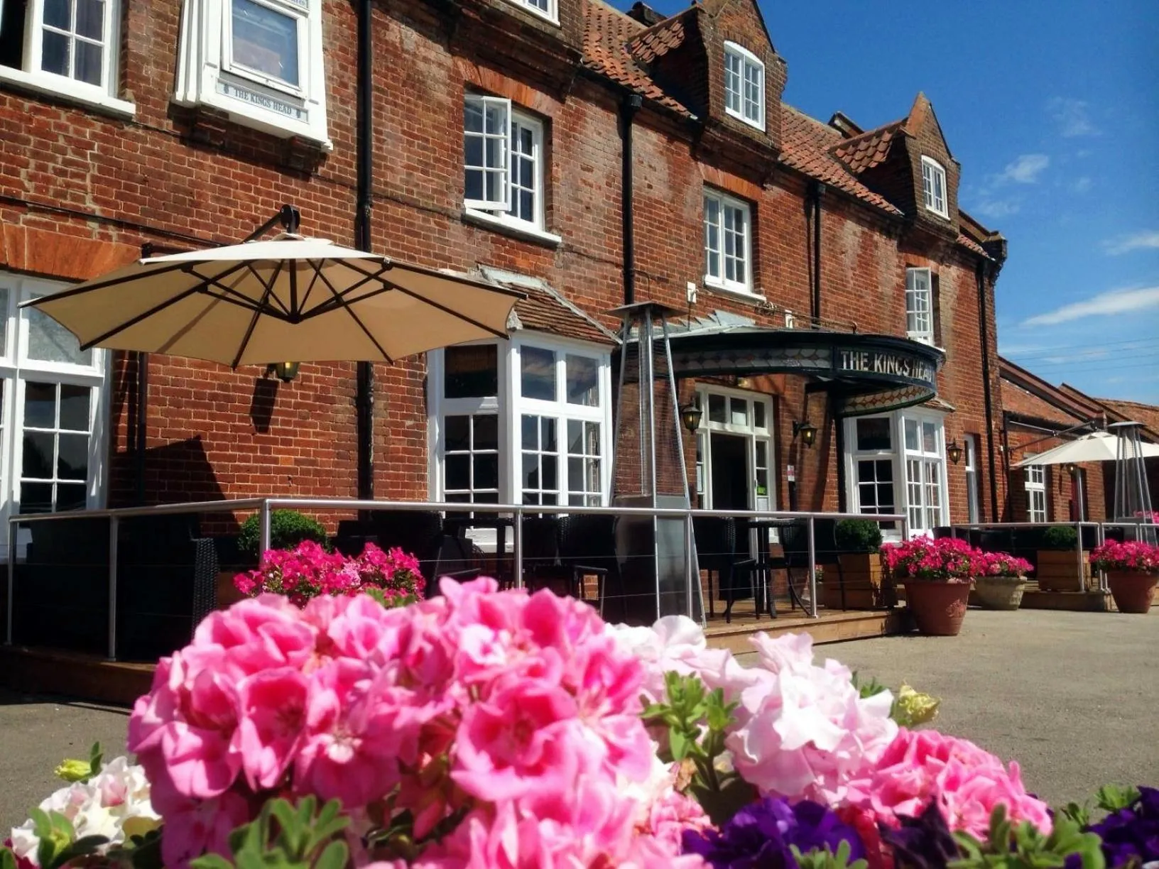 Property building in Kings Head Hotel