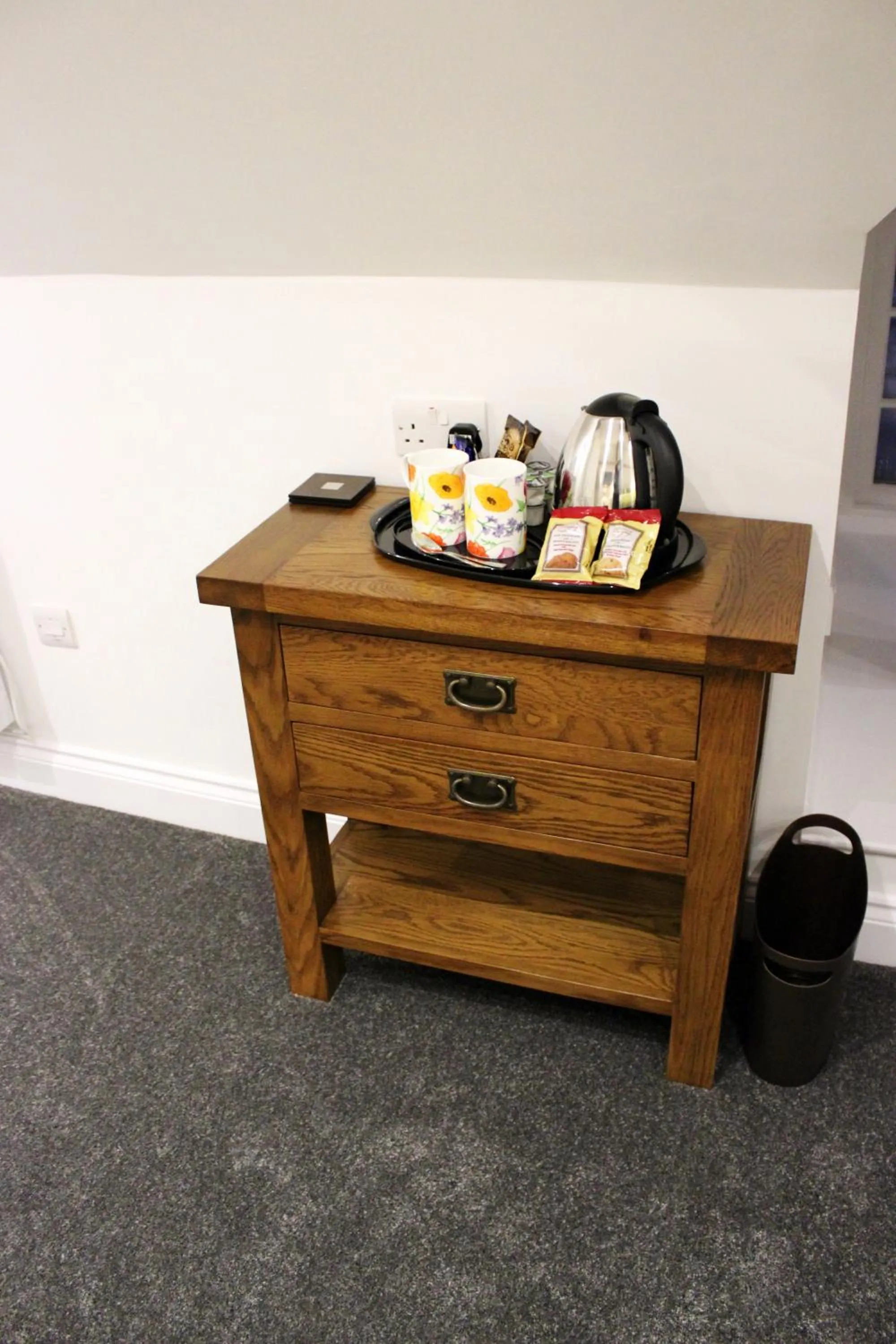 Coffee/tea facilities in Kings Head Hotel