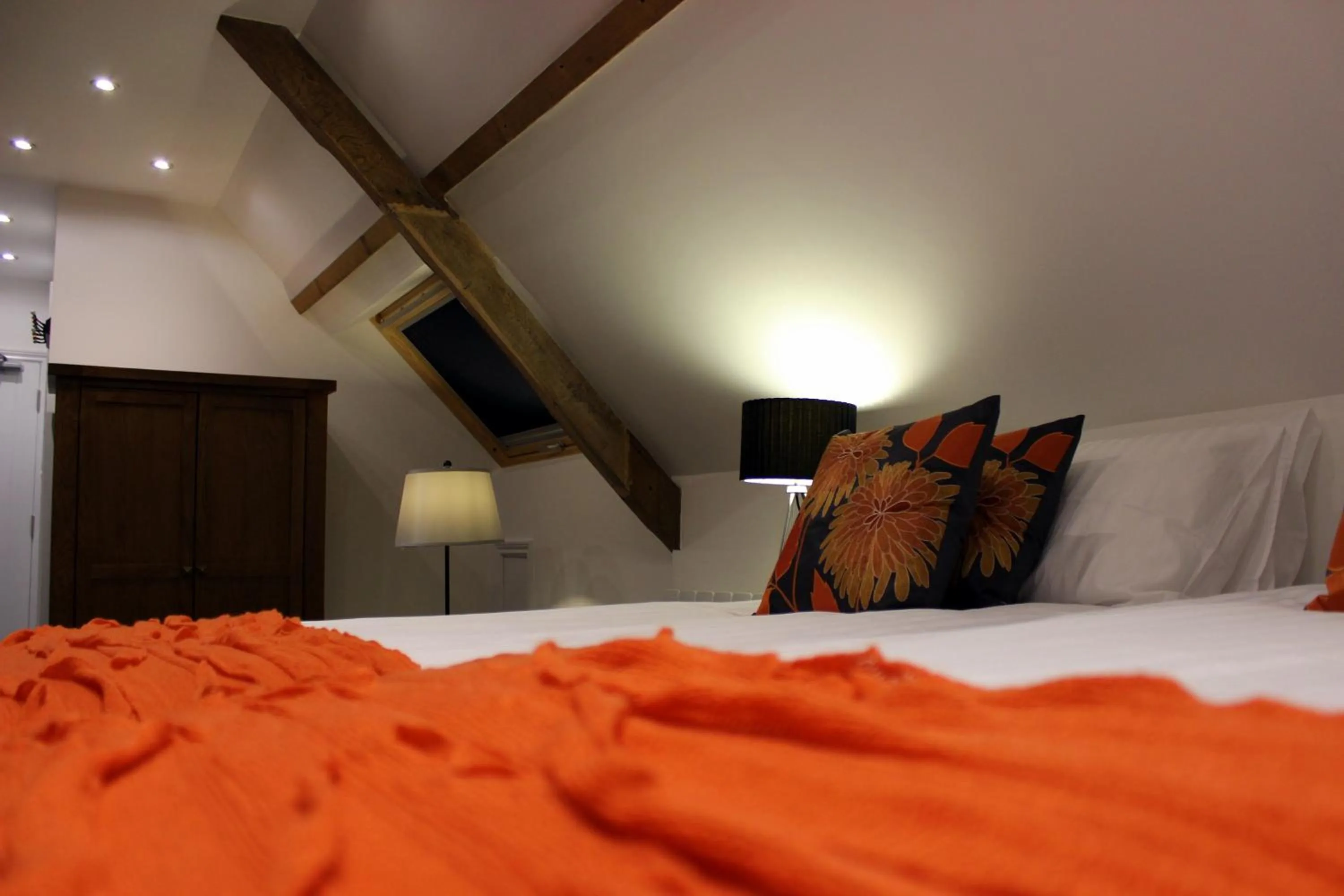 Decorative detail, Bed in Kings Head Hotel