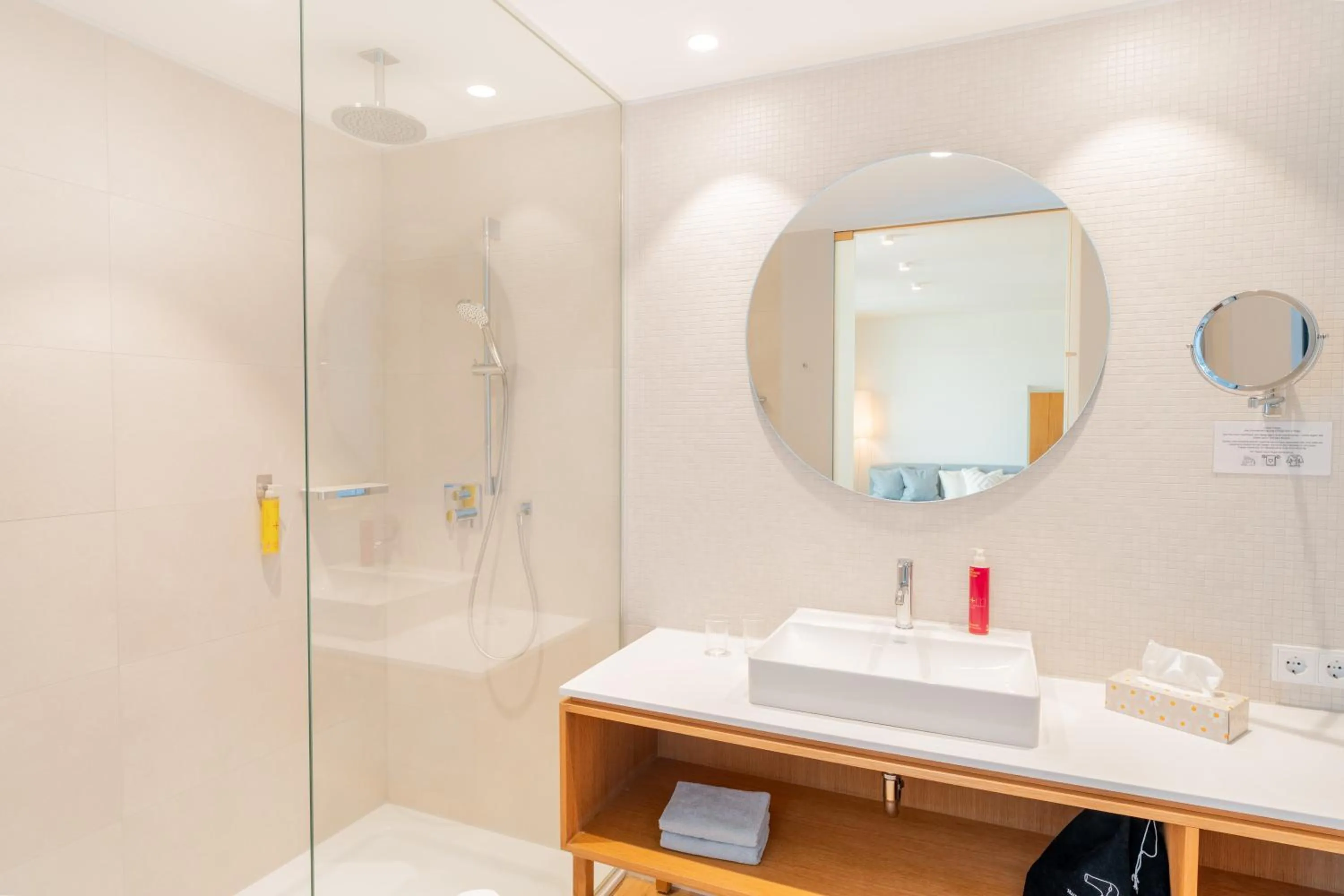 Shower in Hotel Strandhus