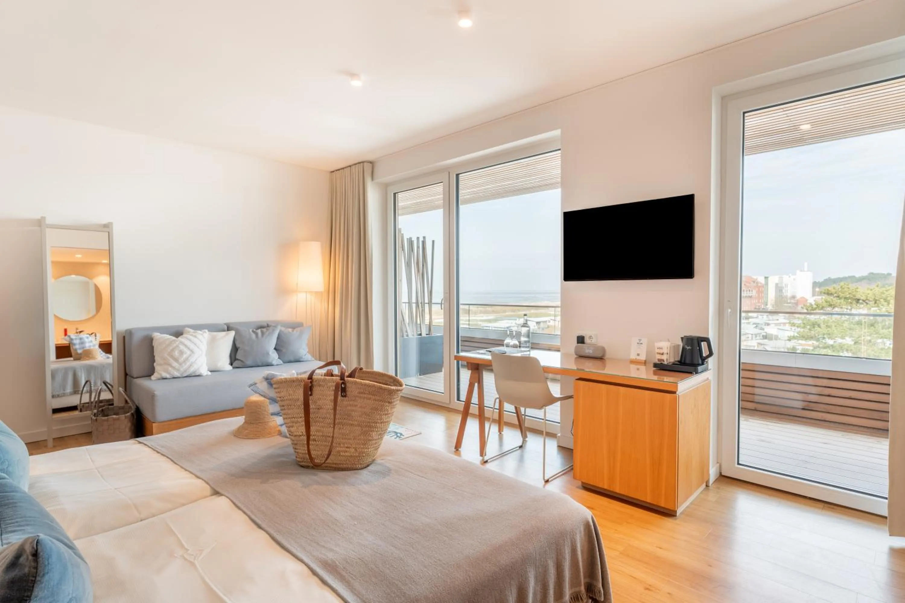 TV and multimedia in Hotel Strandhus