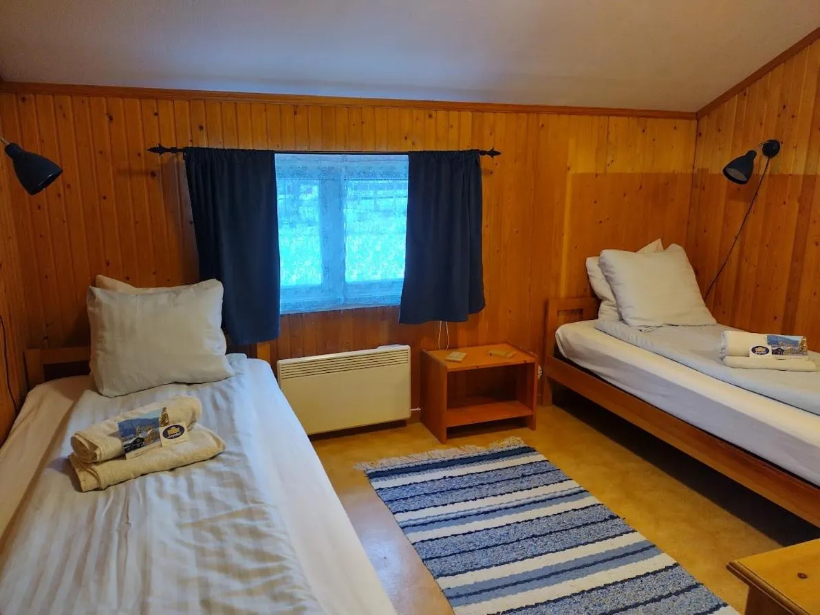 Twin Room with Shared Bathroom in Hammarstrand Budget Hotell- Lergodset