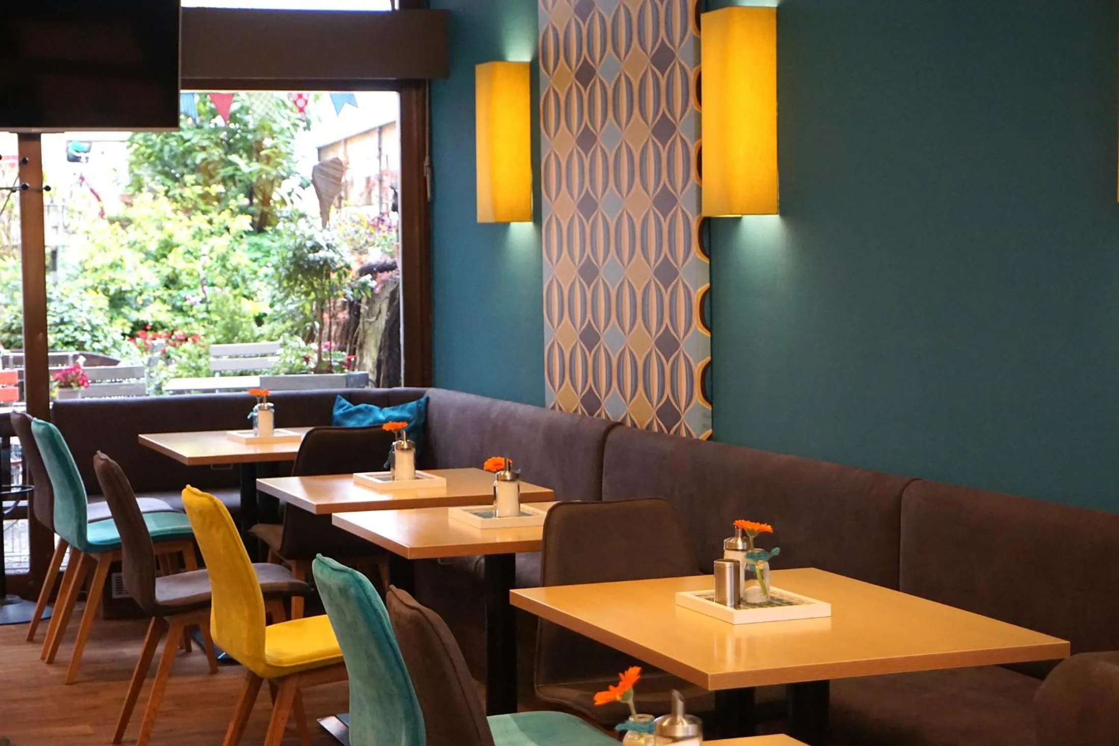 Breakfast in Hasi's Hotel