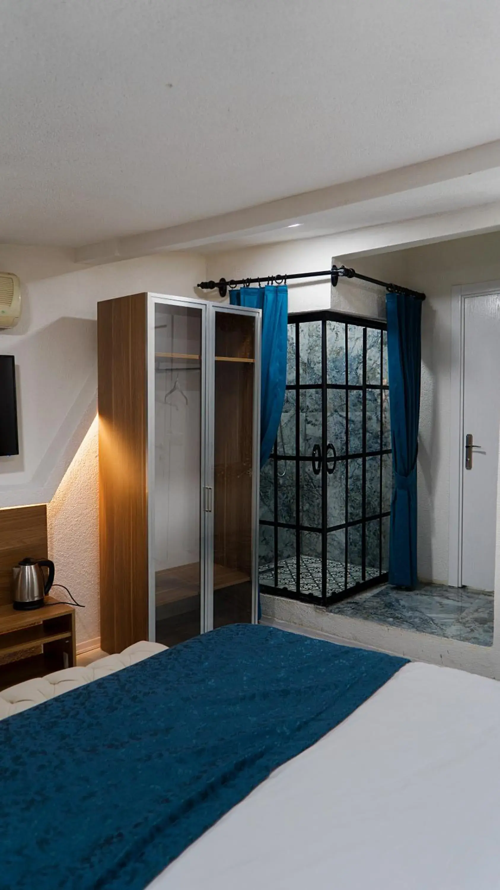 Deluxe King Room in The Havana Residence Deluxe King Room in The Havana Residence