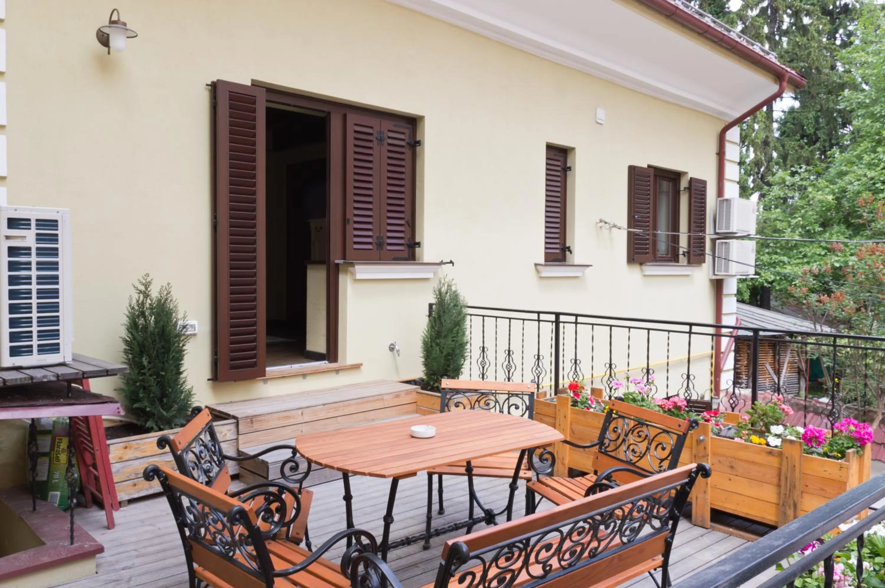 Arina Apartments