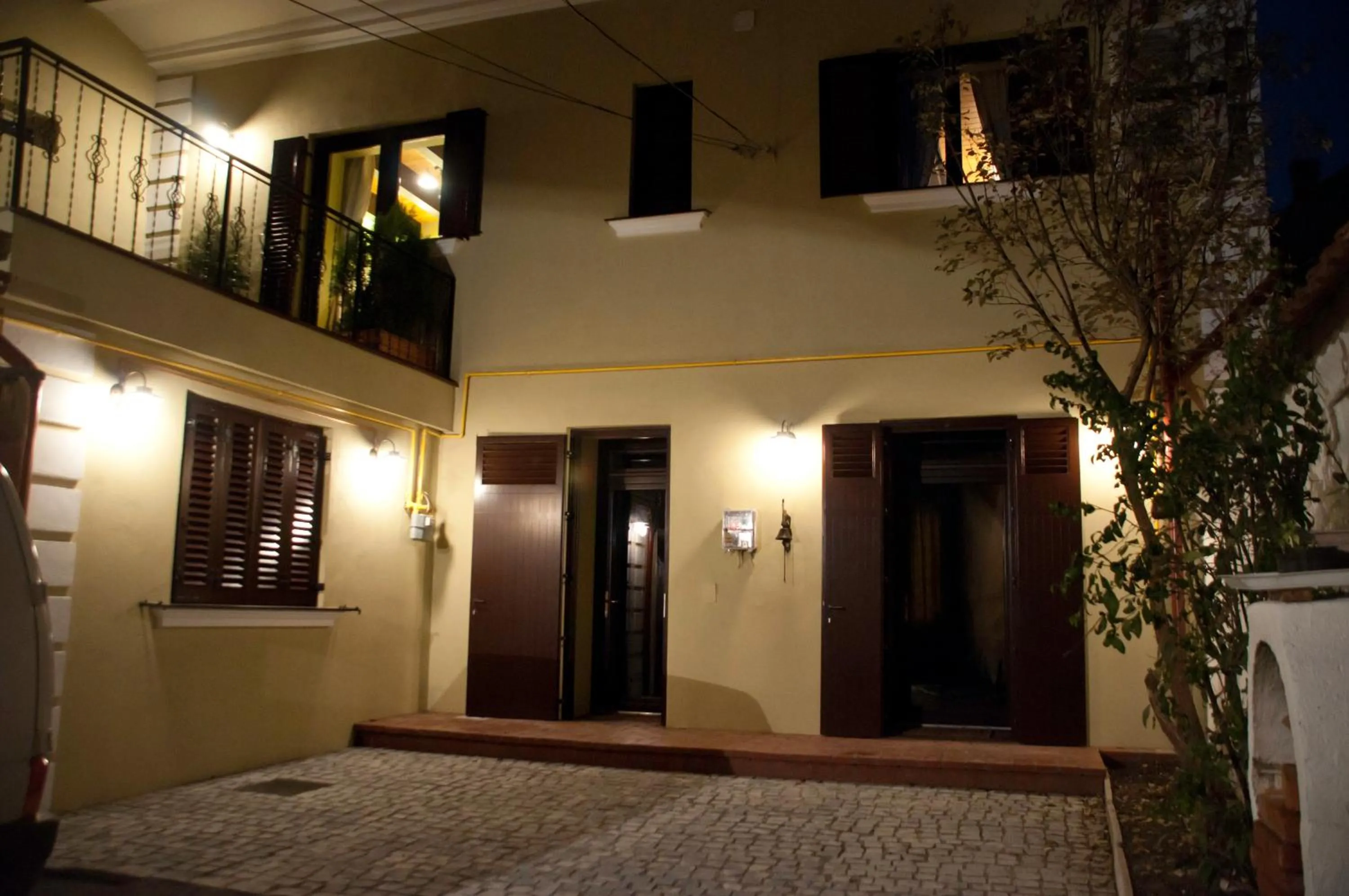 Arina Apartments