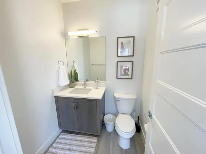 New Family-Friendly Townhome w/ Pool & Hot Tub