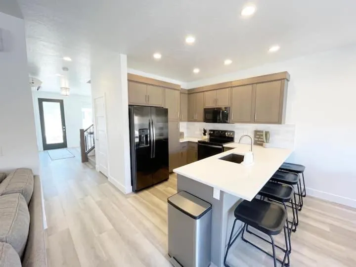New Family-Friendly Townhome w/ Pool & Hot Tub