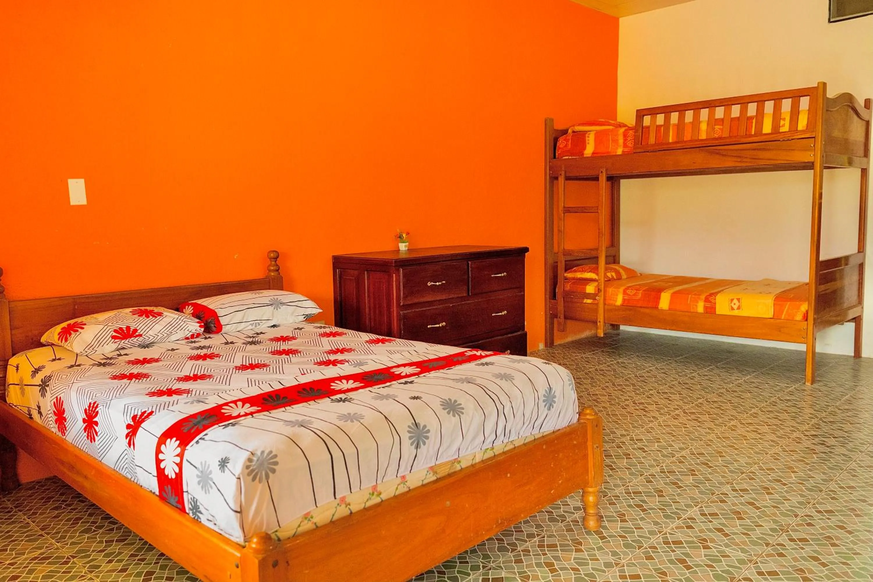 Bed in Puerto Quito Lodge - Las Iguanas