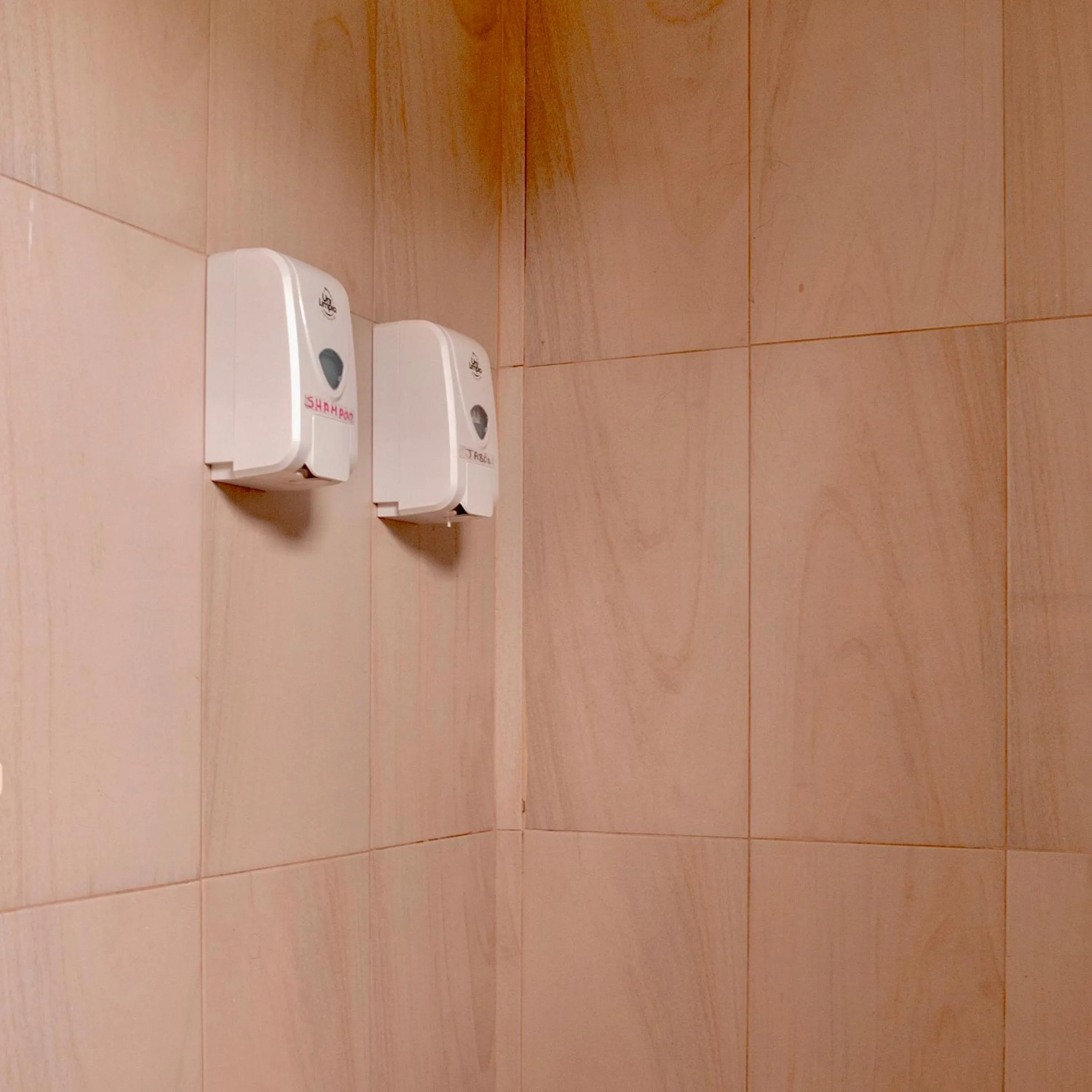 Shower in Puerto Quito Lodge - Las Iguanas