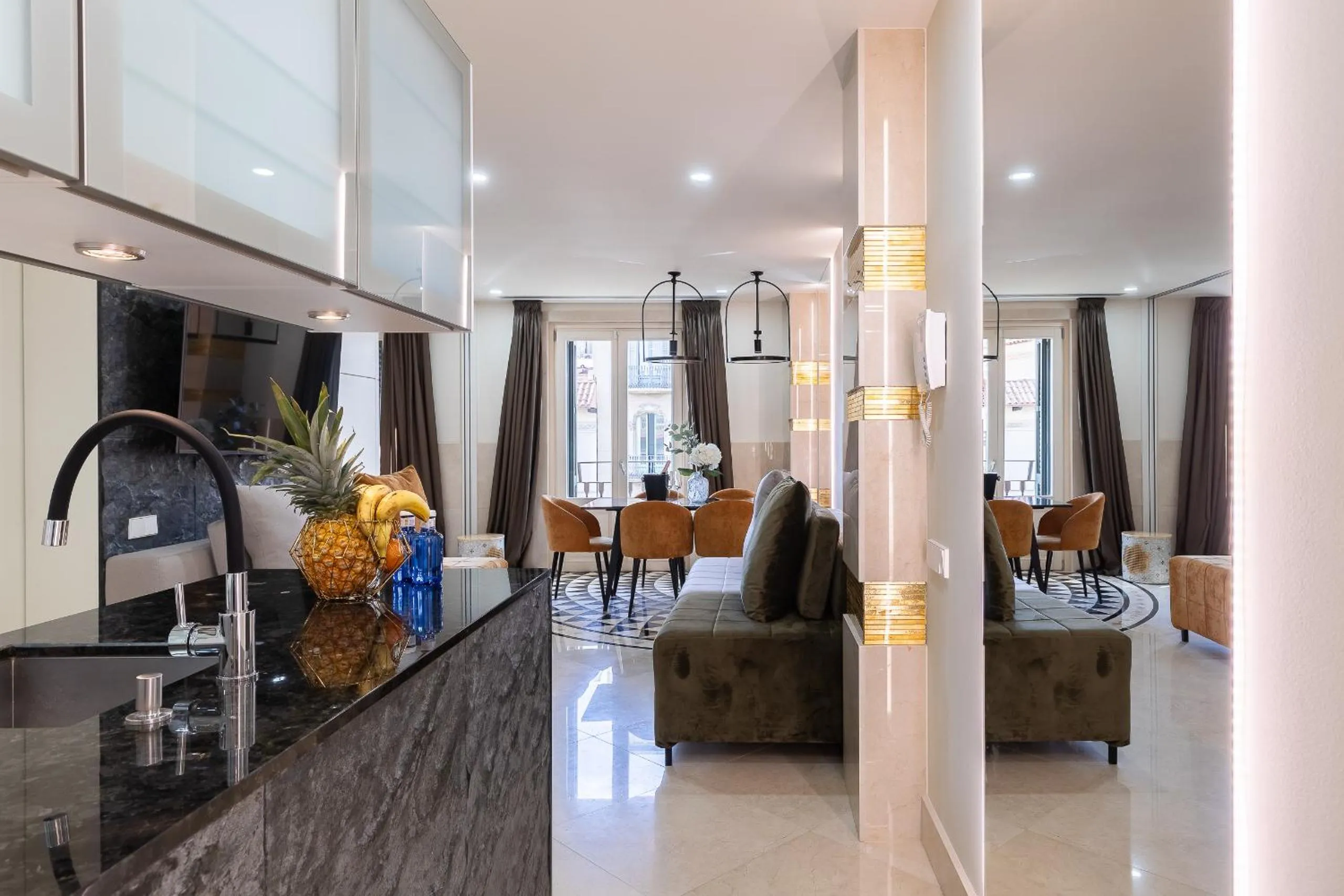 Kitchen or kitchenette in Cosmo Apartments Rambla Catalunya