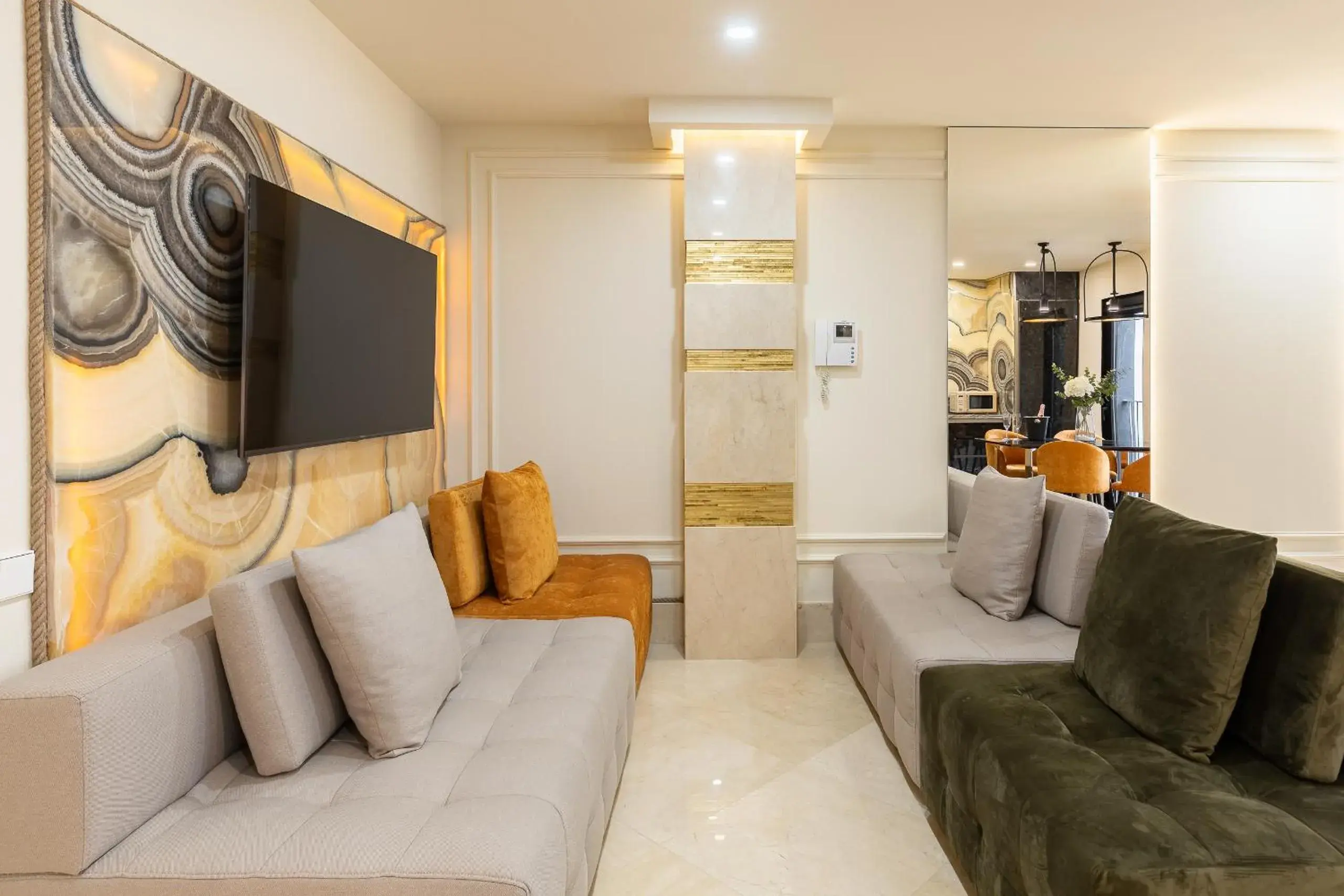 Seating area in Cosmo Apartments Rambla Catalunya Seating area in Cosmo Apartments Rambla Catalunya