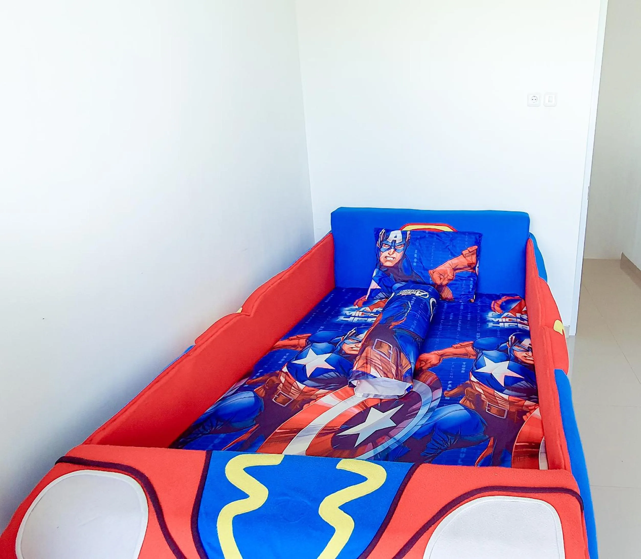 Bed in Villa Mangli Monochrome Syariah by eComerceloka