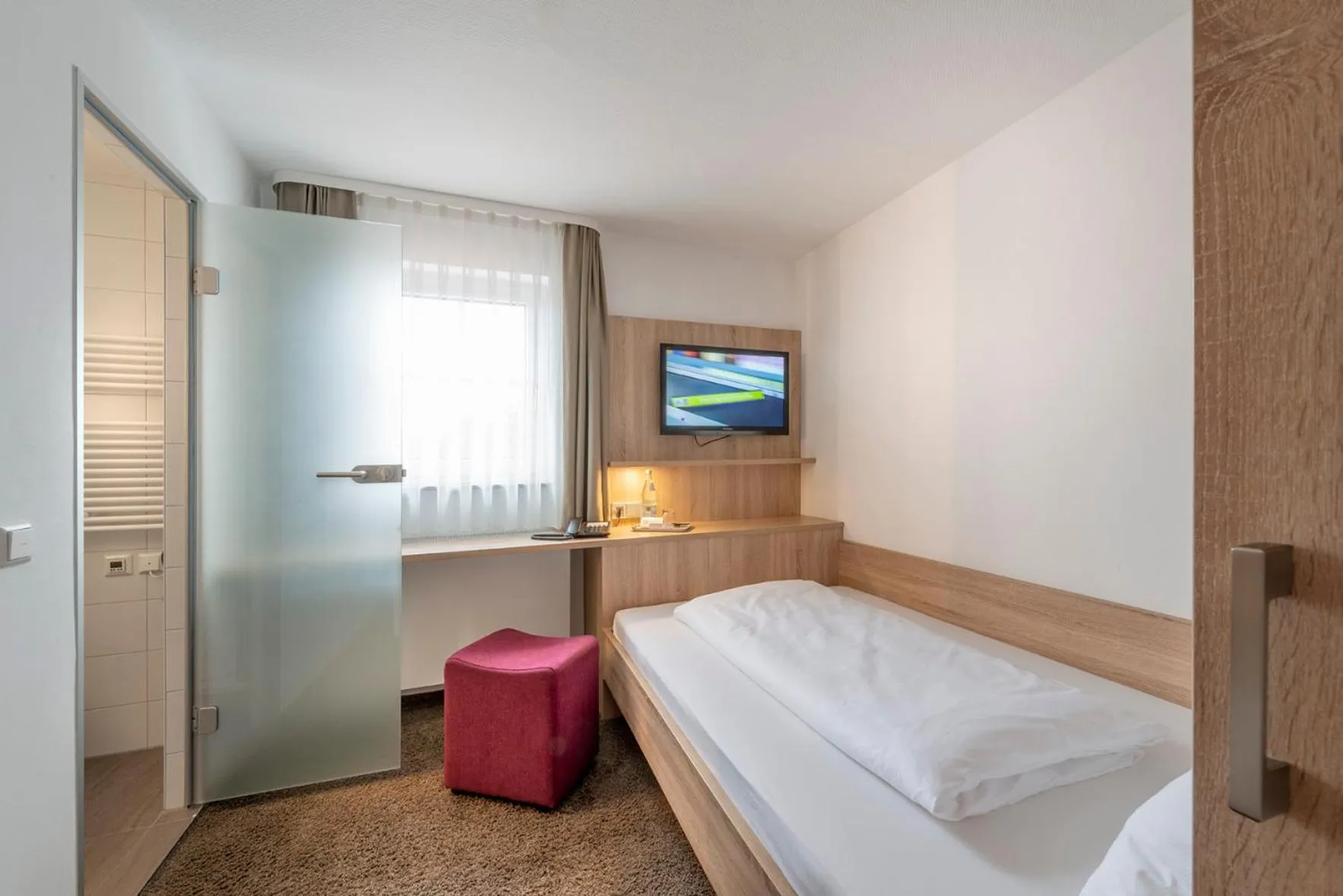 Bed in Hotel Gasthof Zum Rössle