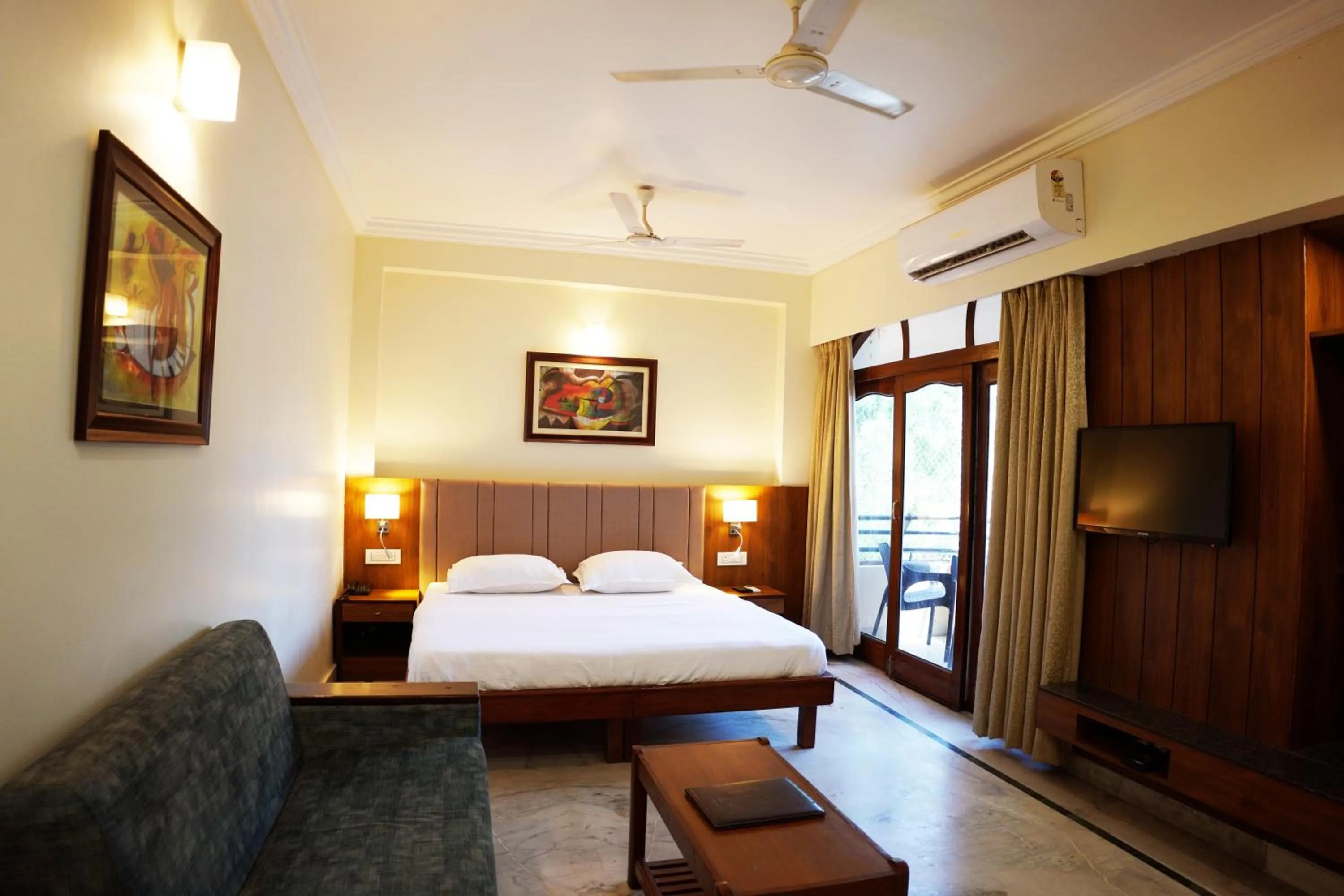 hotel sandhu palace