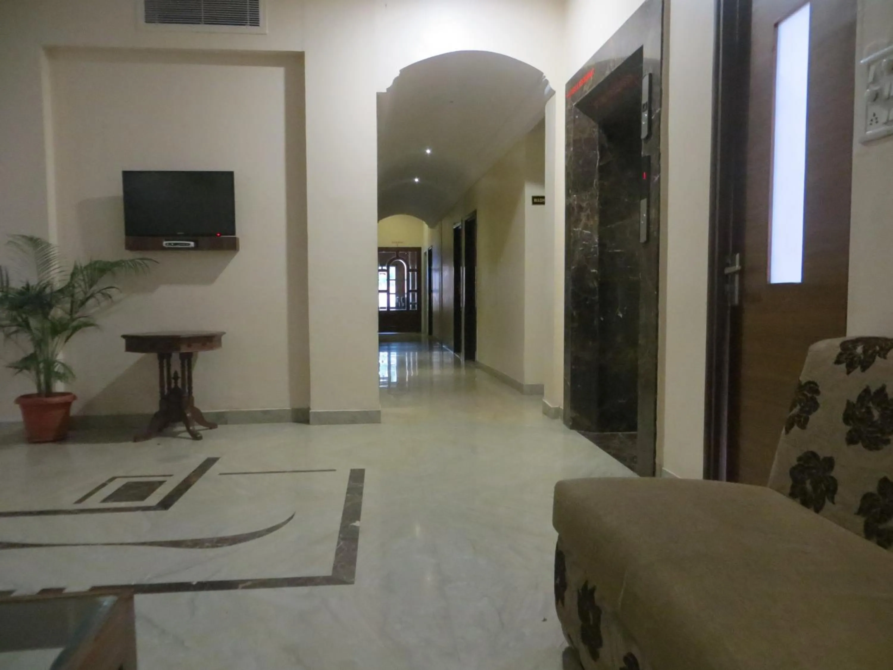 hotel sandhu palace