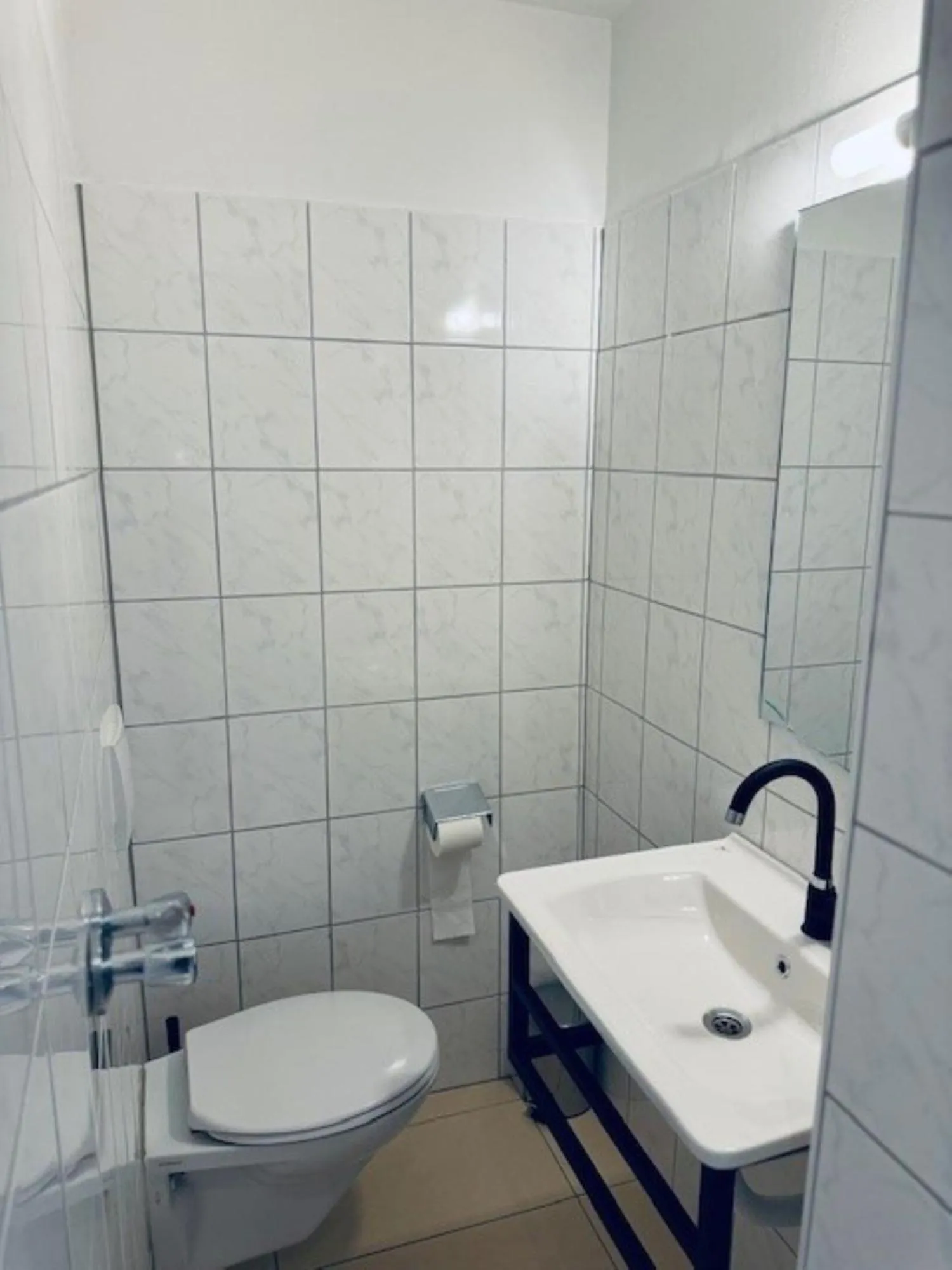 Bathroom in Hotel Charlton