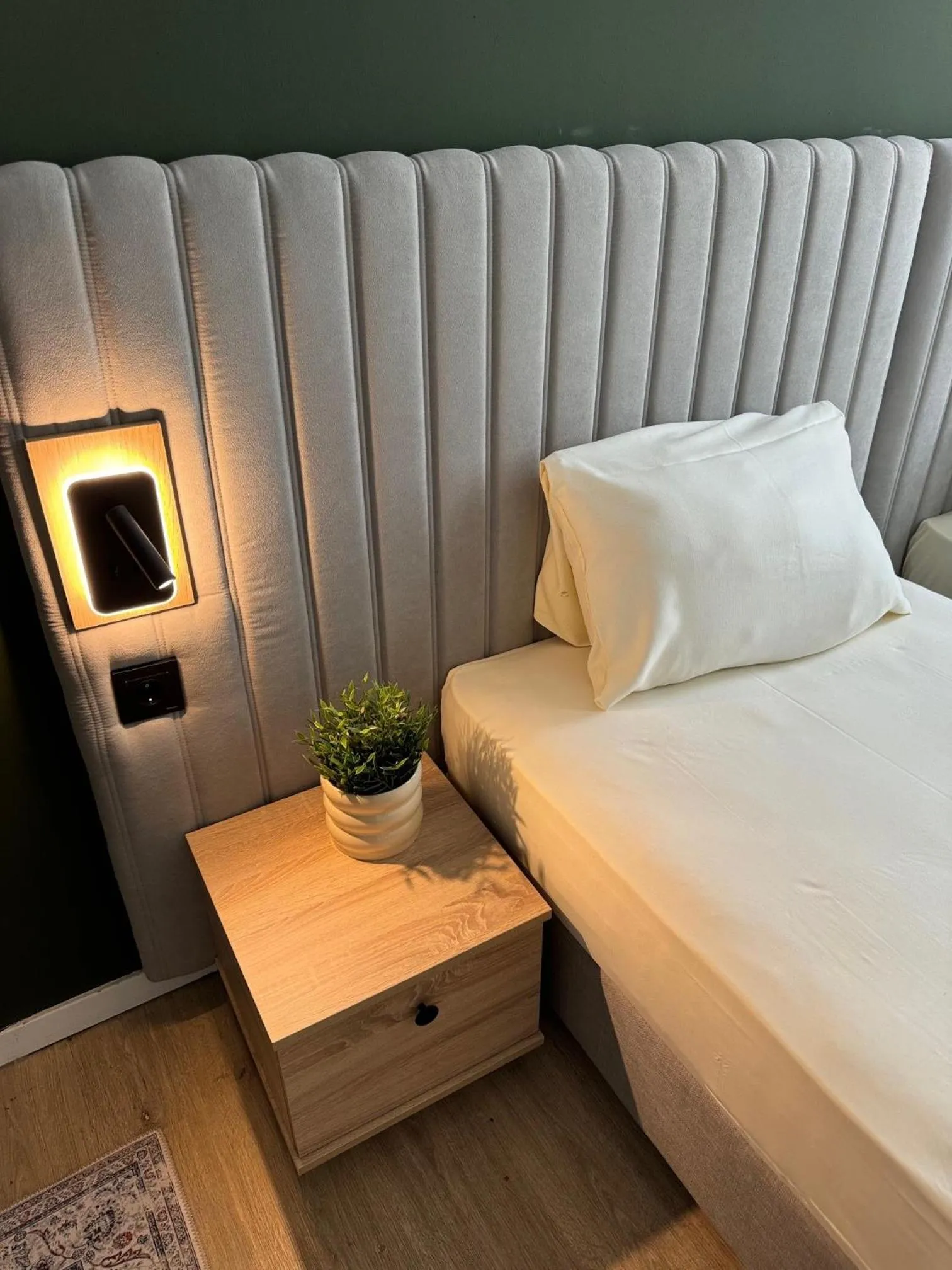 Photo of the whole room, Bed in Hotel Charlton