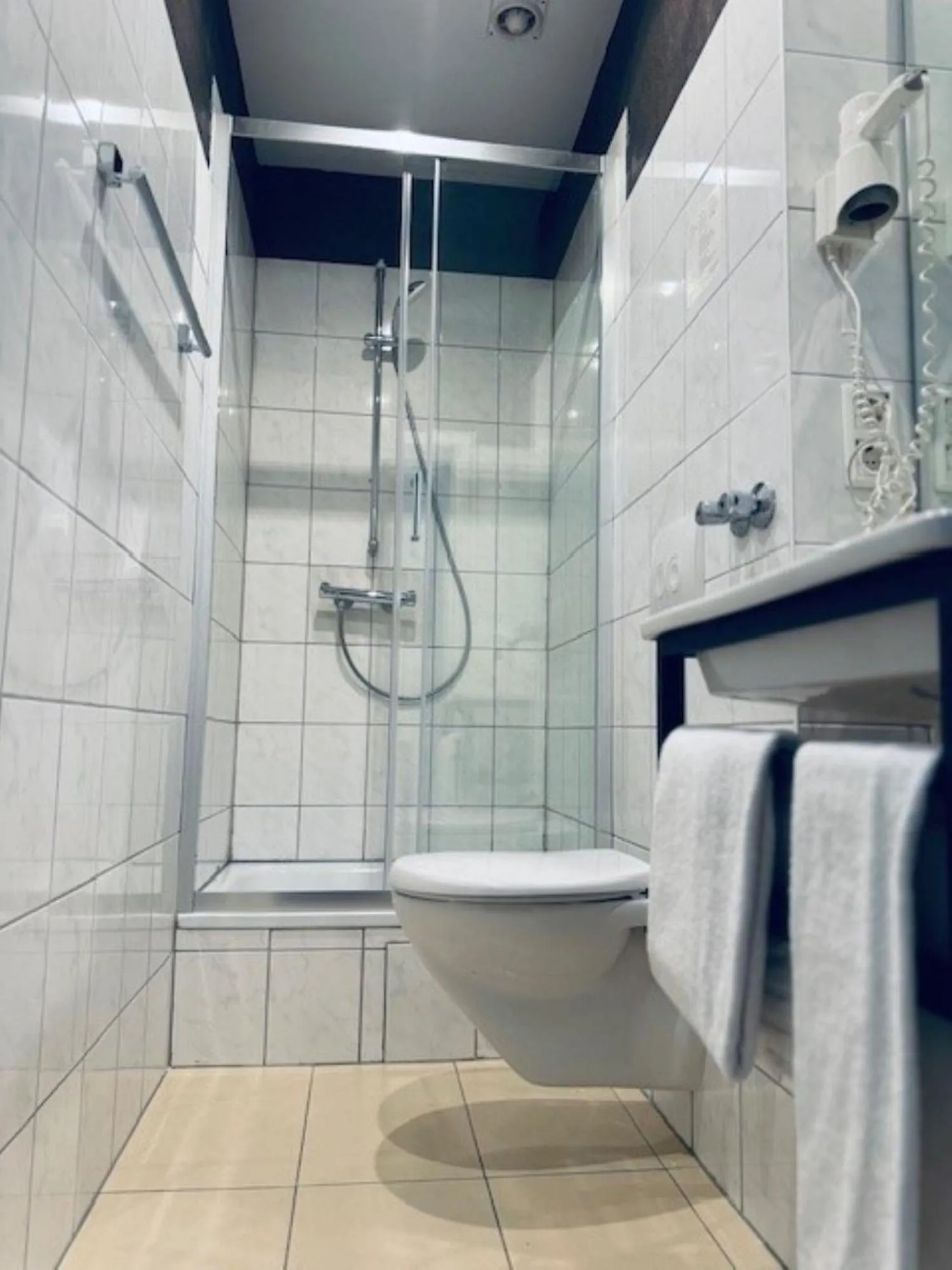 Bathroom in Hotel Charlton