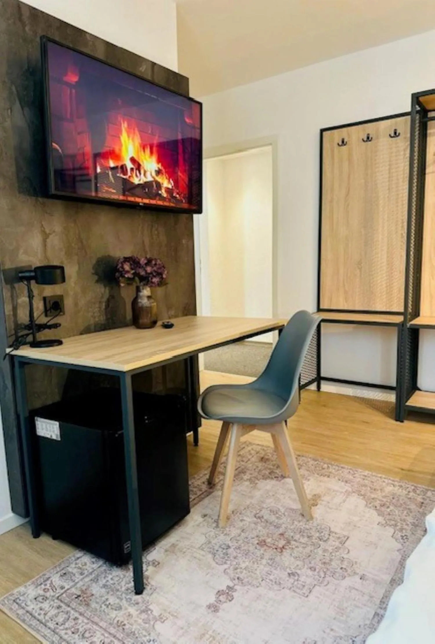 Photo of the whole room in Hotel Charlton