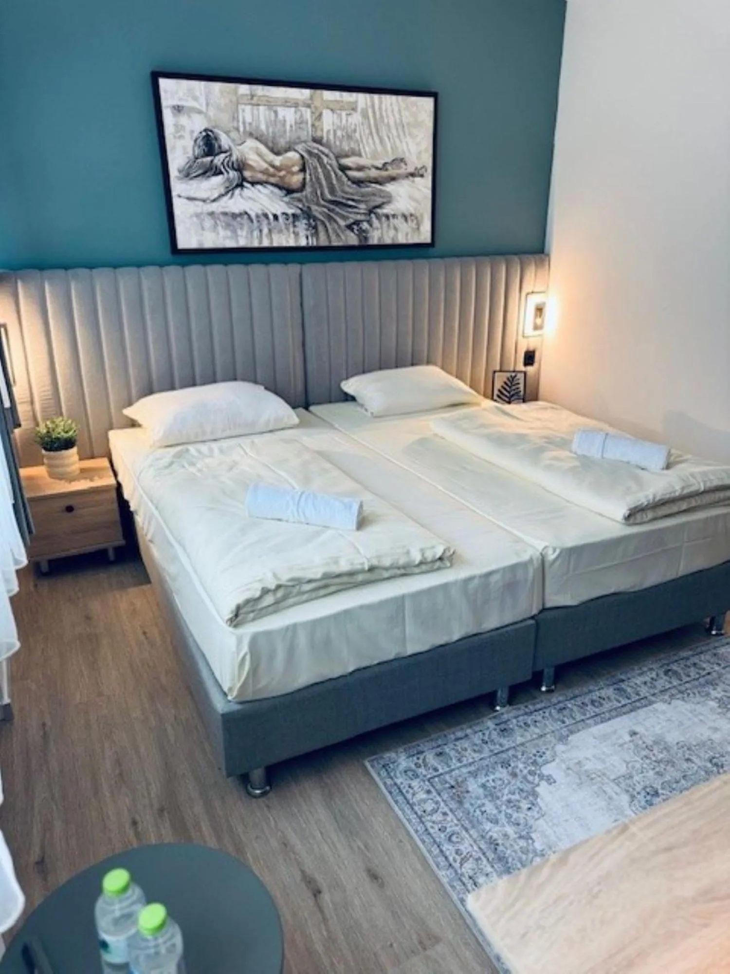 Photo of the whole room, Bed in Hotel Charlton