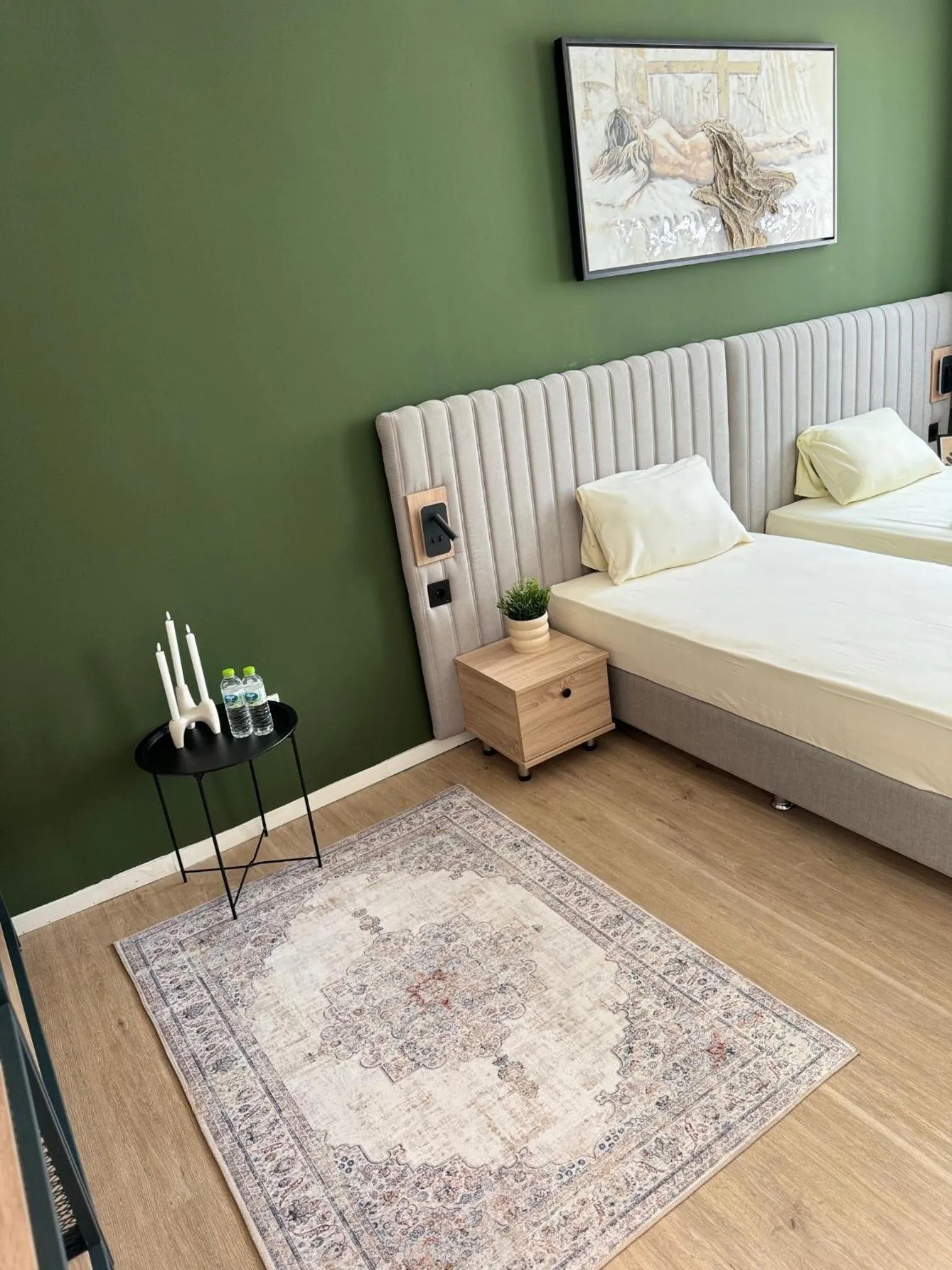 Photo of the whole room, Bed in Hotel Charlton