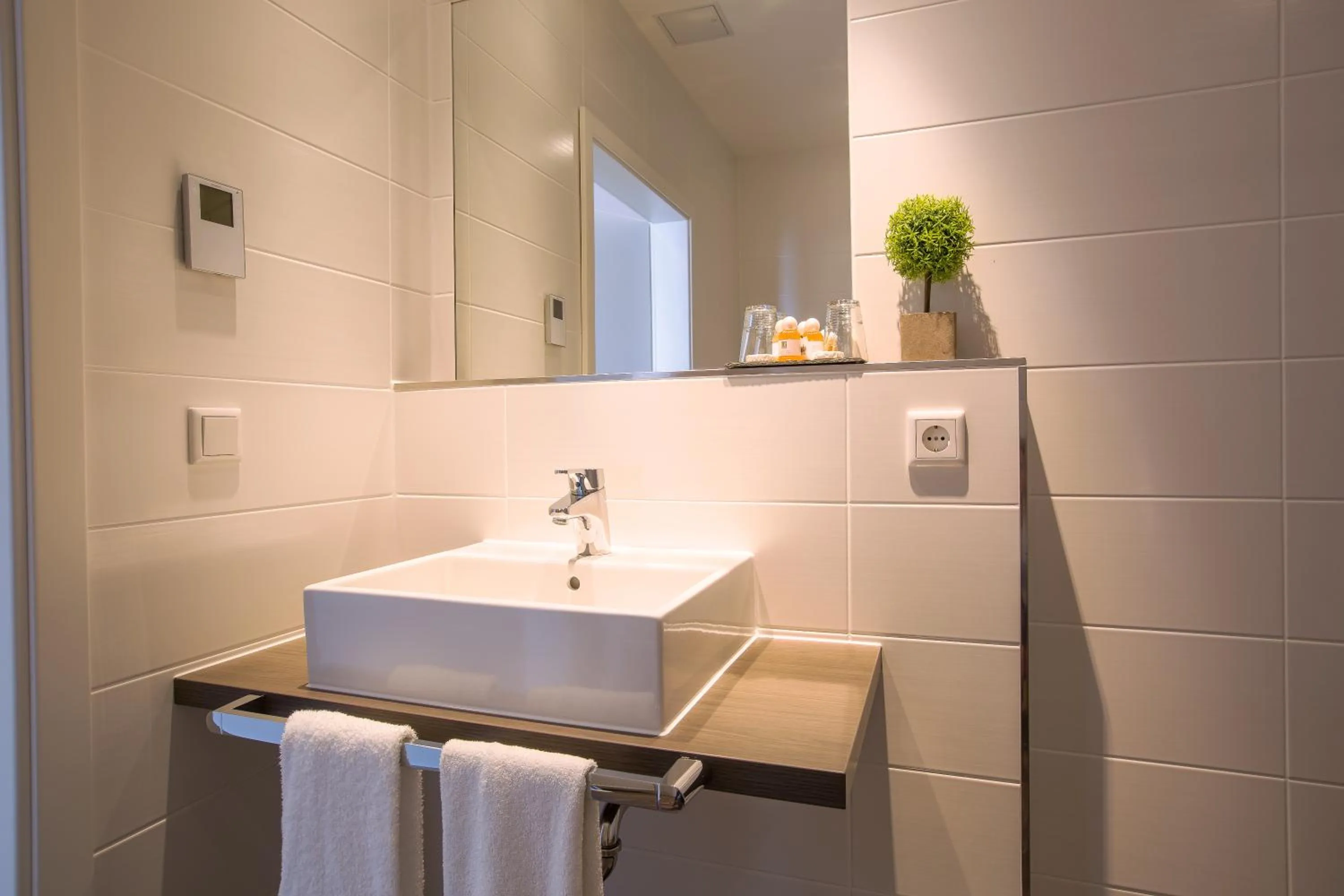 Bathroom in Aparthotel Altomünster - Garni