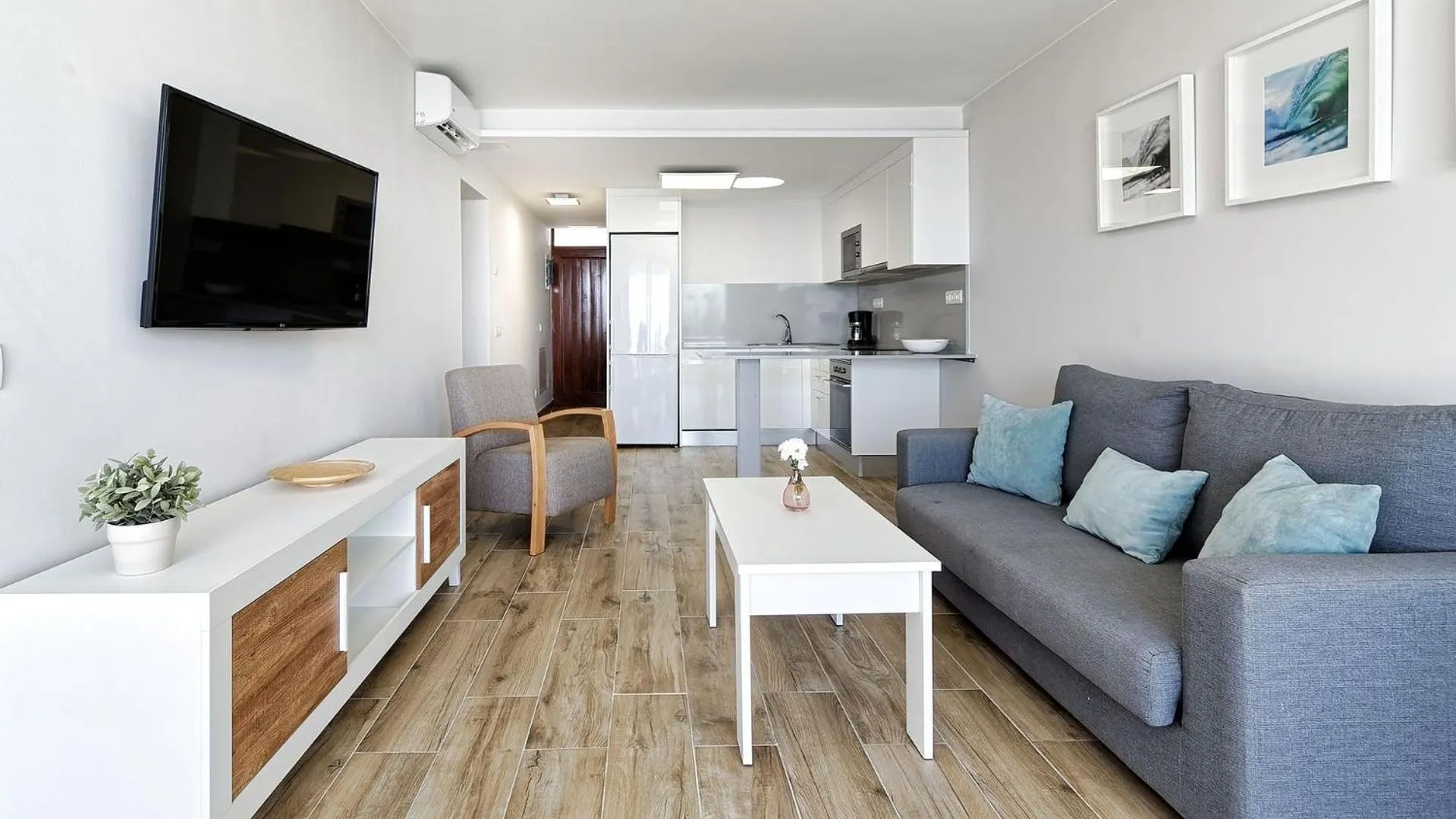 Living room in Las Nasas by Labranda