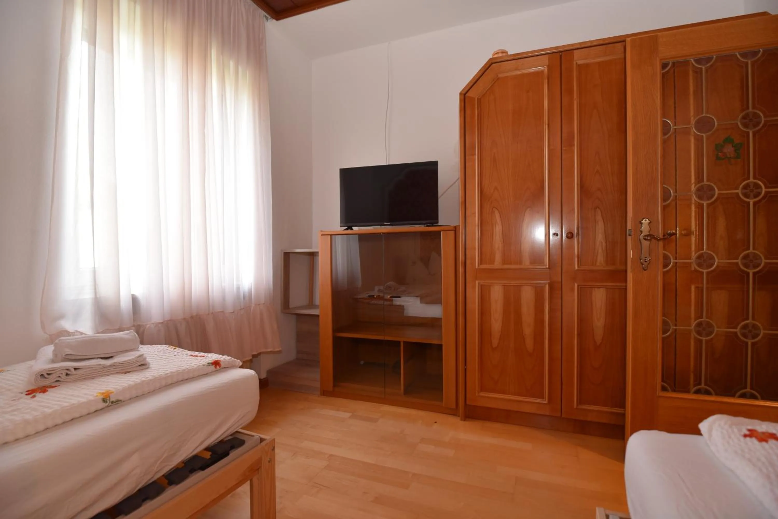 TV and multimedia, Bed in PM-APART Ries Rosina