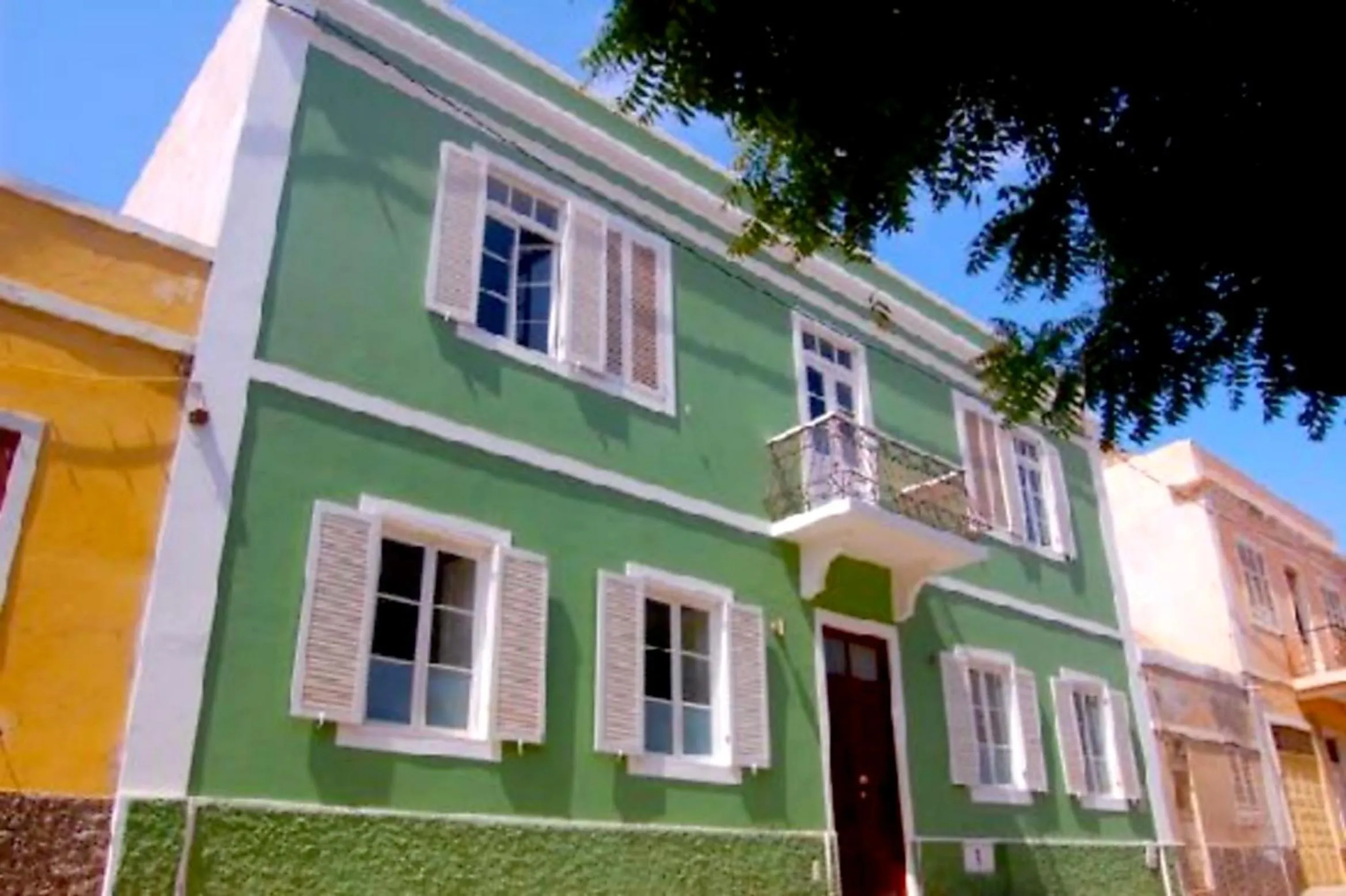 Property building in Casa Colonial