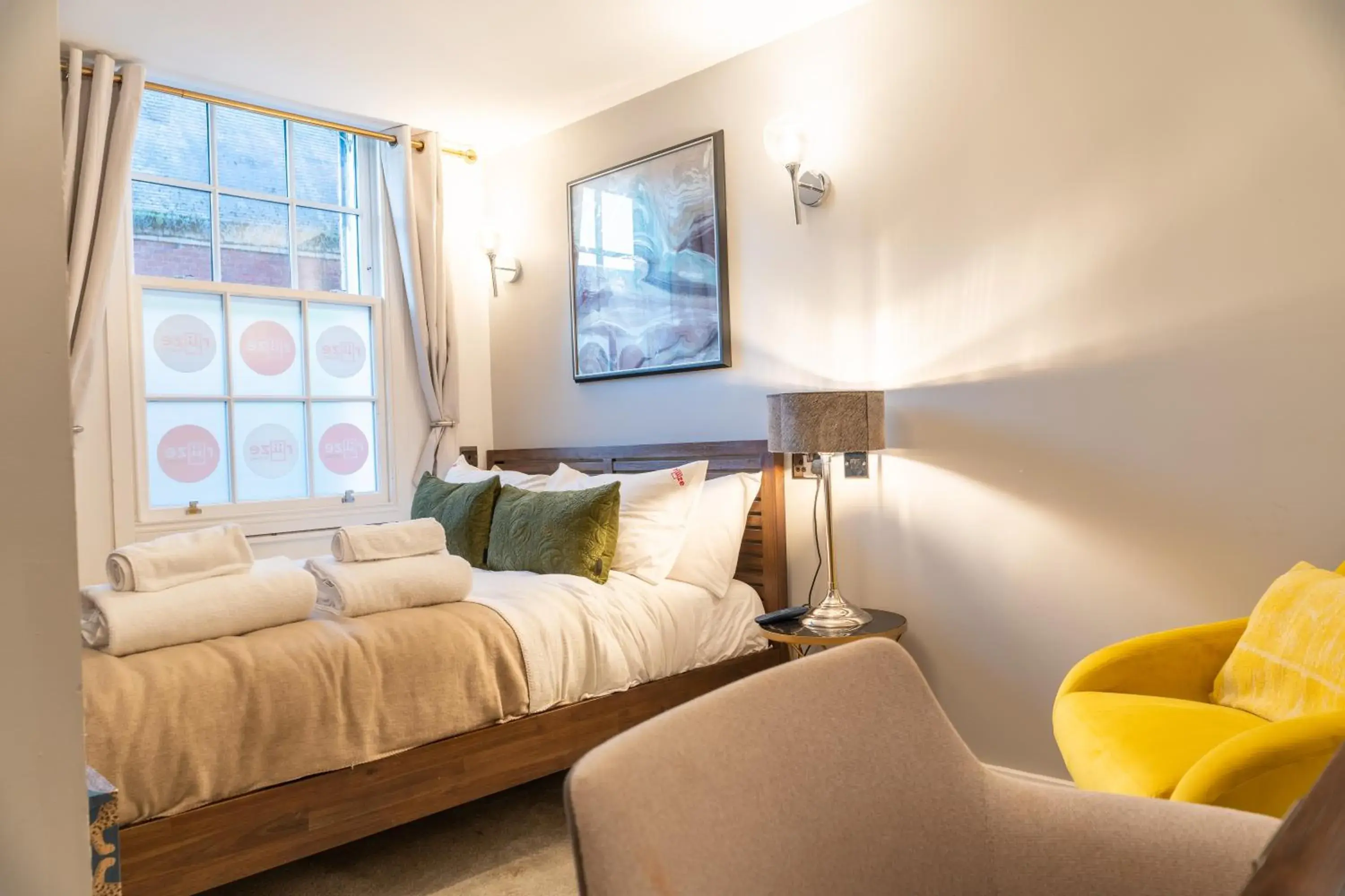 Bed in Riize Boutique Hotel Worcester Self Check-in City Centre Bed in Riize Boutique Hotel Worcester Self Check-in City Centre