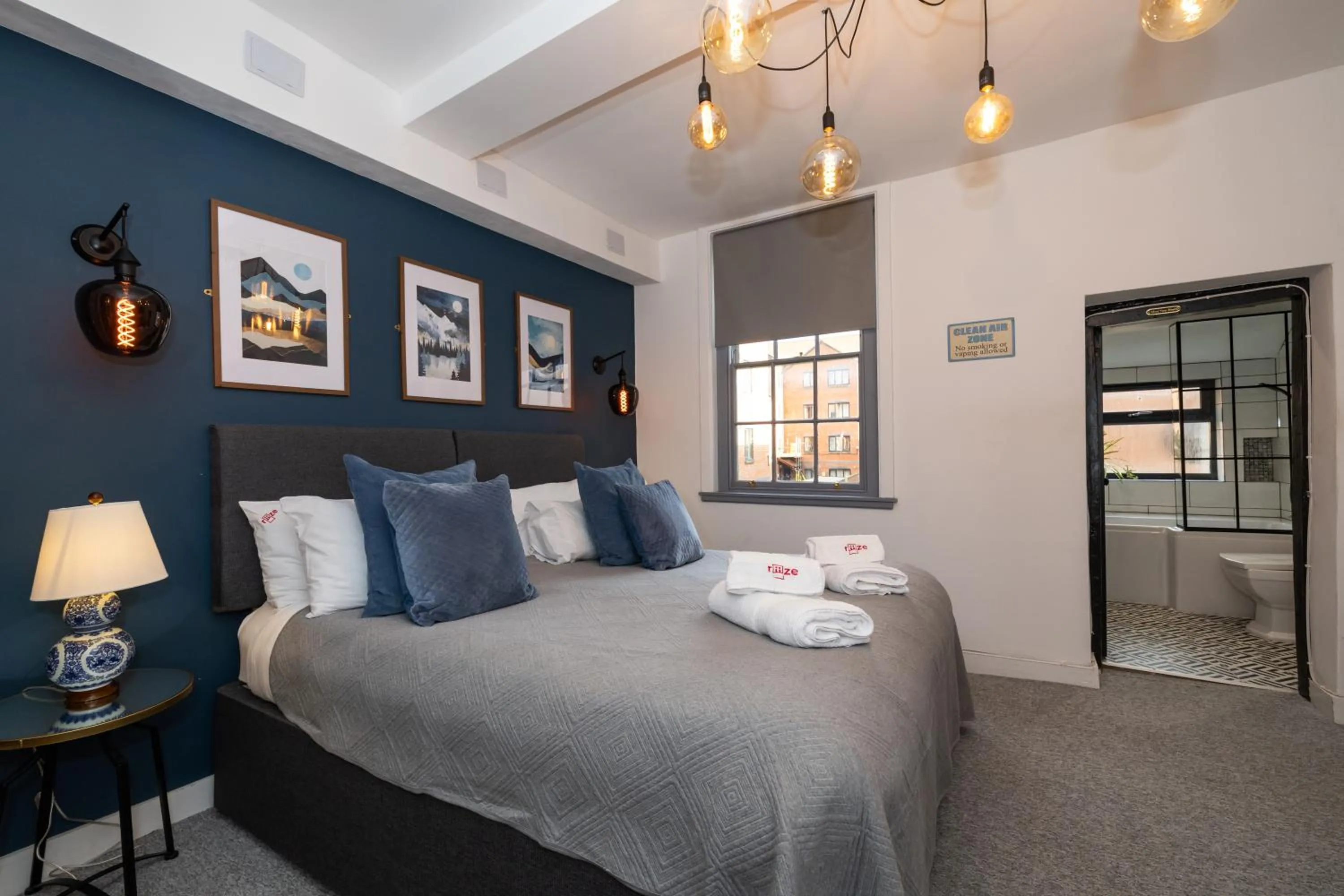 Bedroom, Bed in Riize Boutique Hotel Worcester Self Check-in City Centre