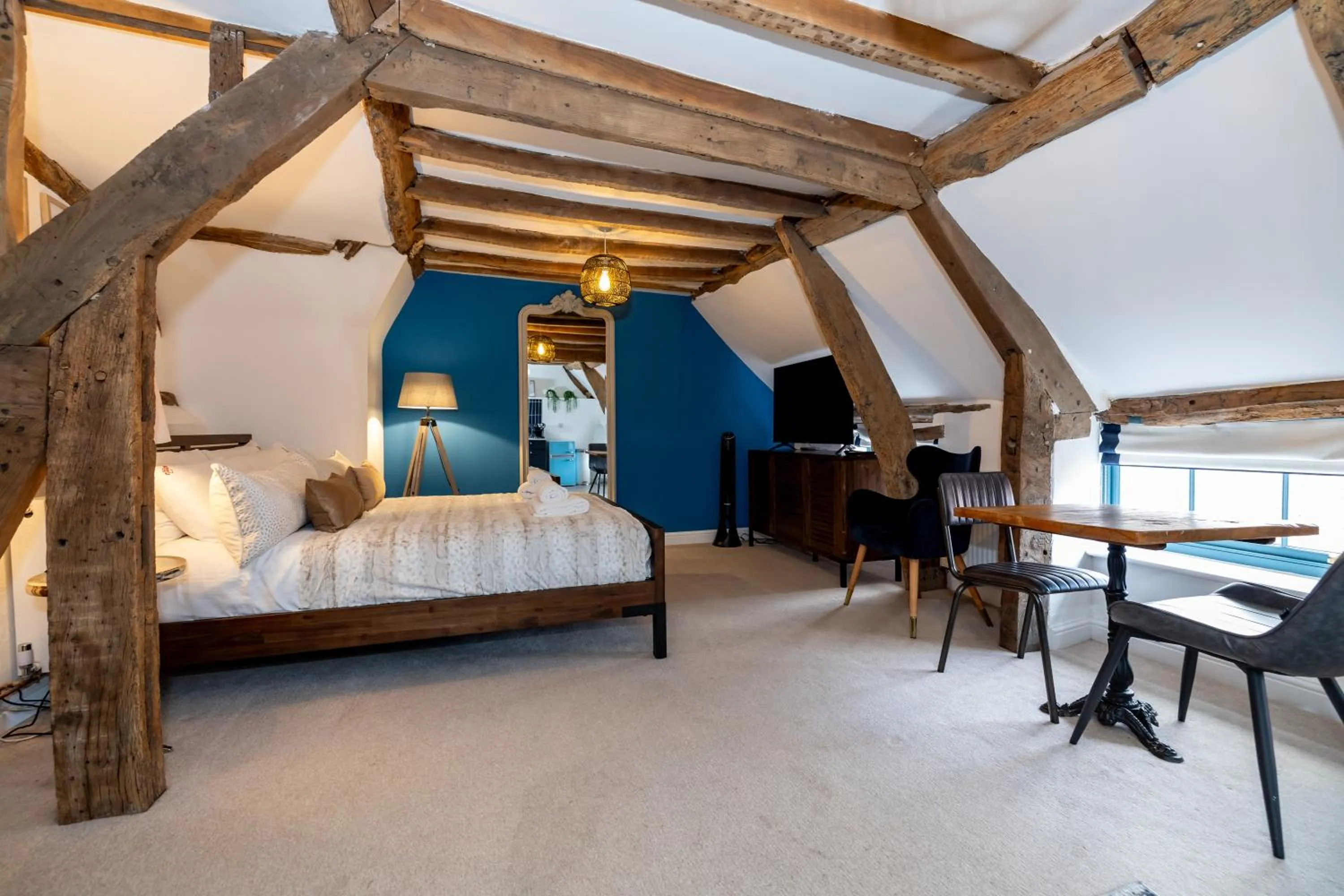 Bed in Riize Boutique Hotel Worcester Self Check-in City Centre